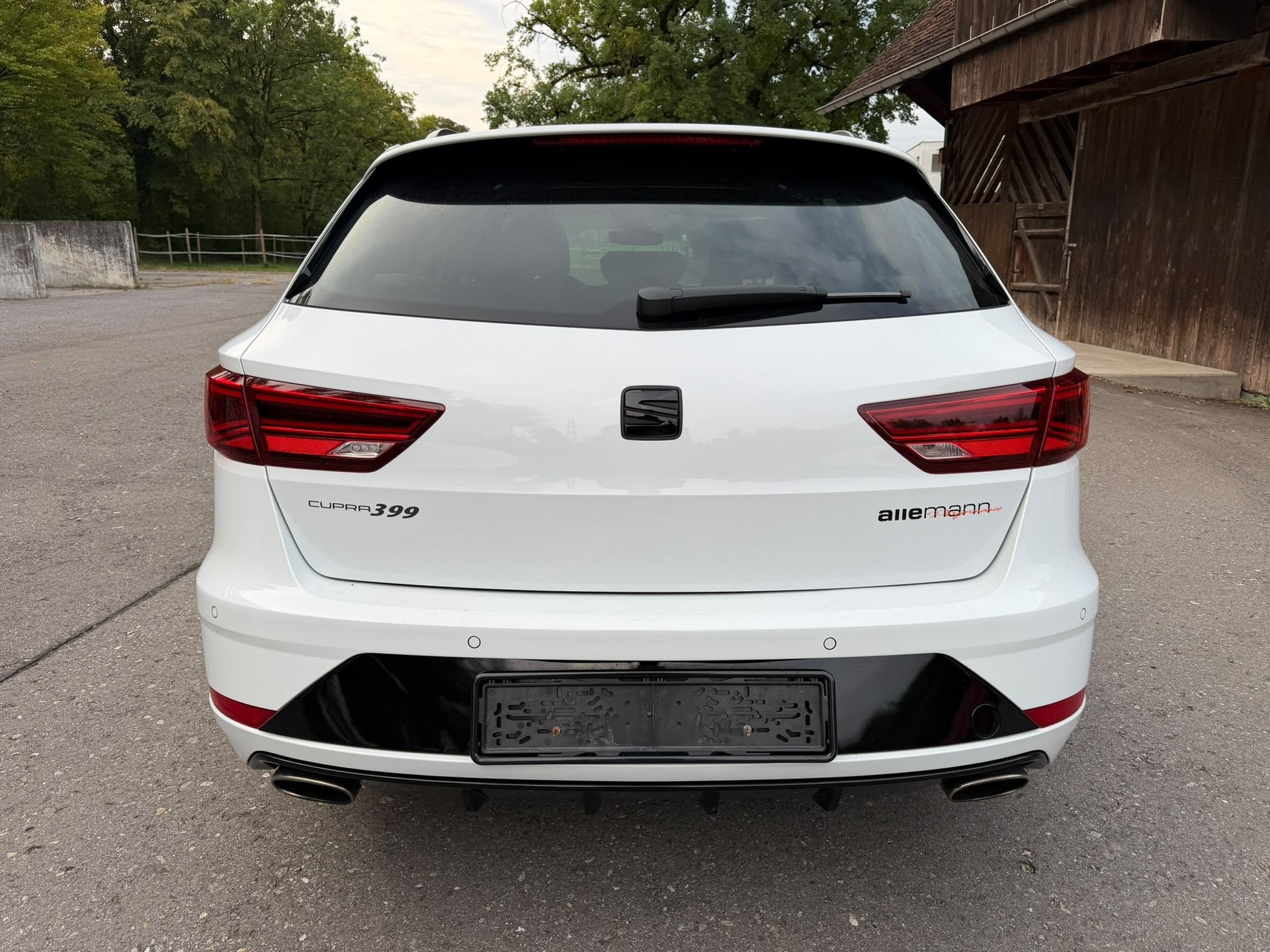 SEAT Leon ST 2.0 TSI Cupra 399 4 Drive DSG-image-4