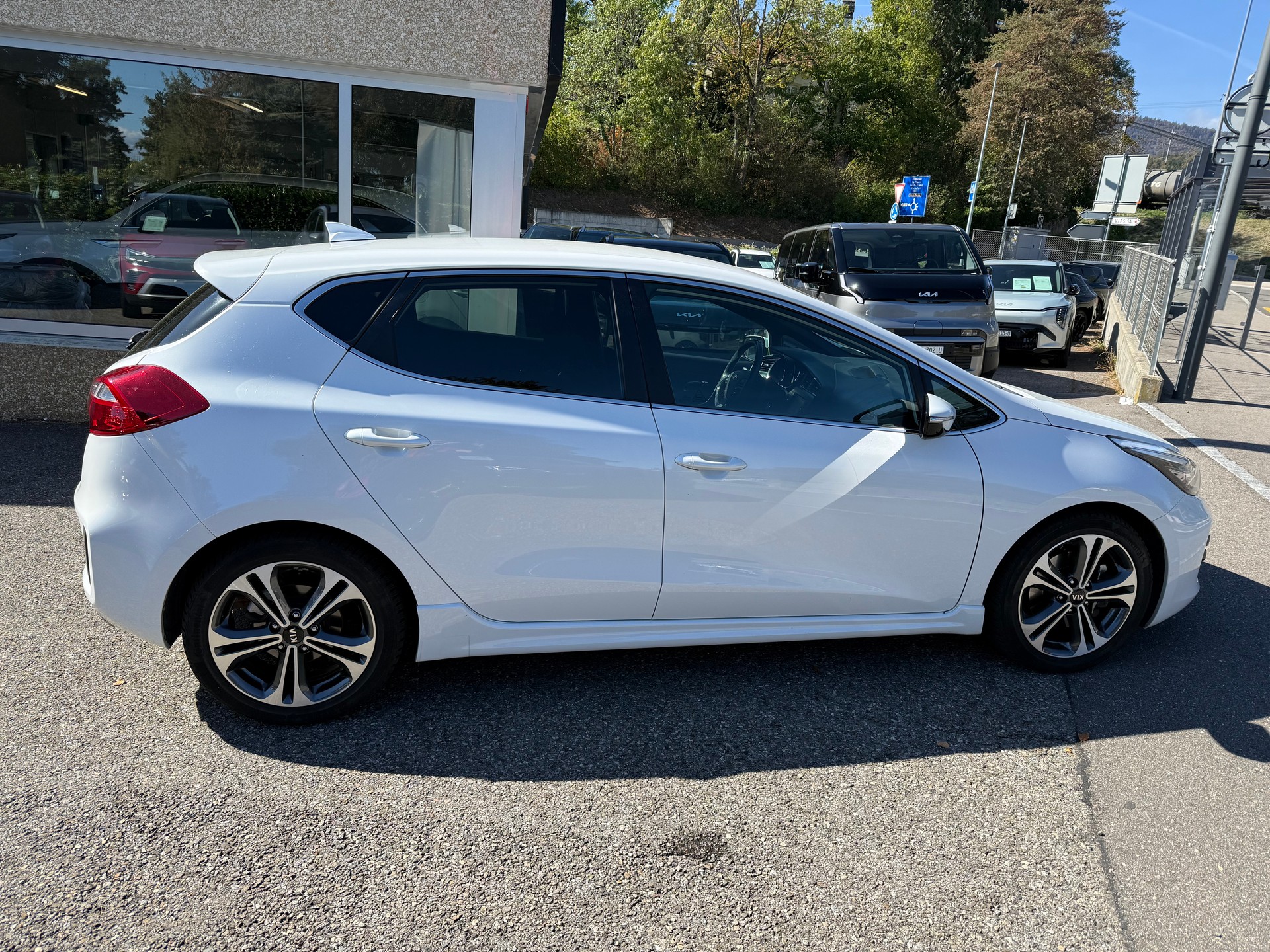 KIA Cee'd 1.0 T-GDi GT Line-image-1