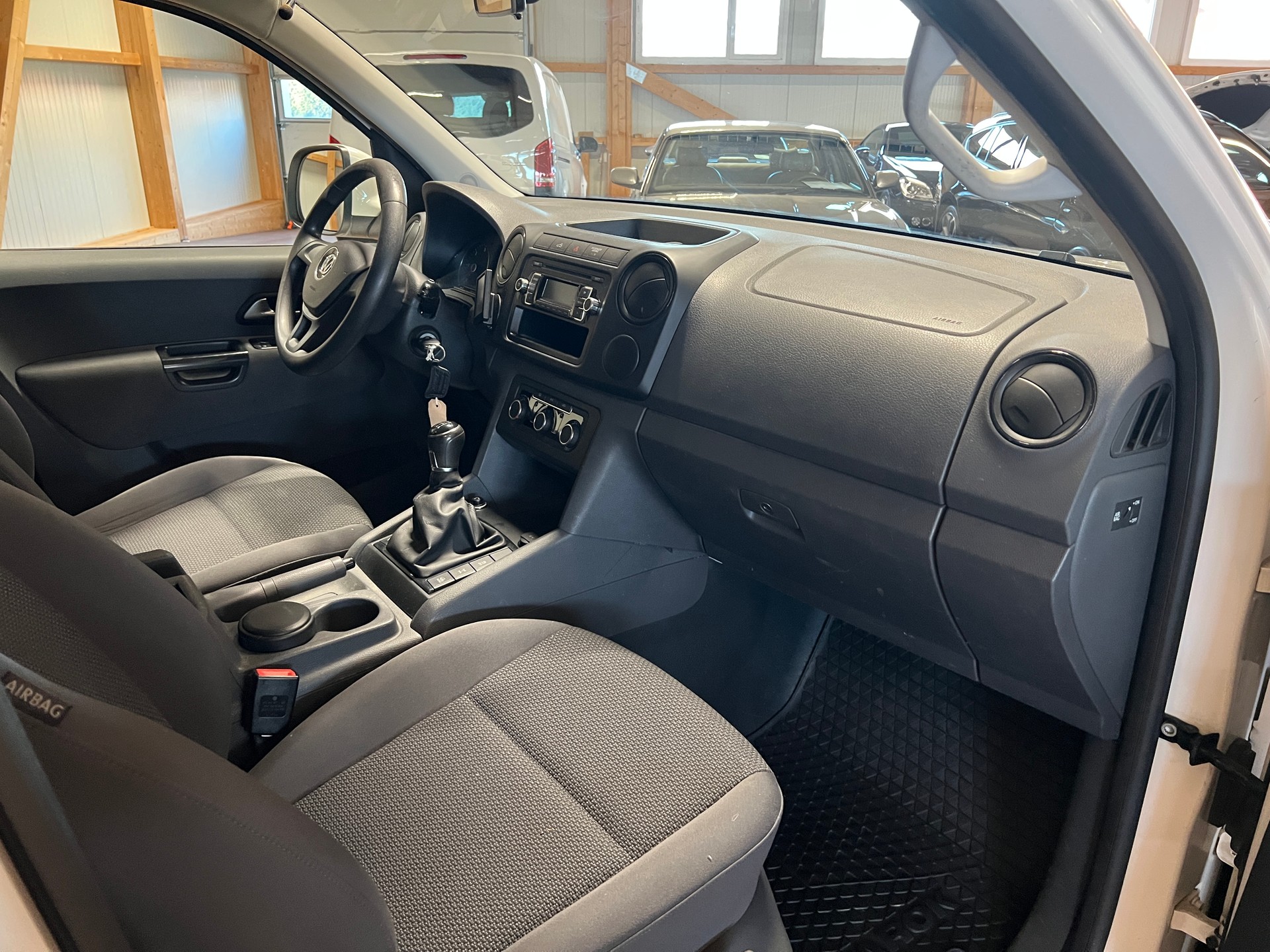 VW Amarok 2.0 BiTDI Trendline 4Motion-image-12