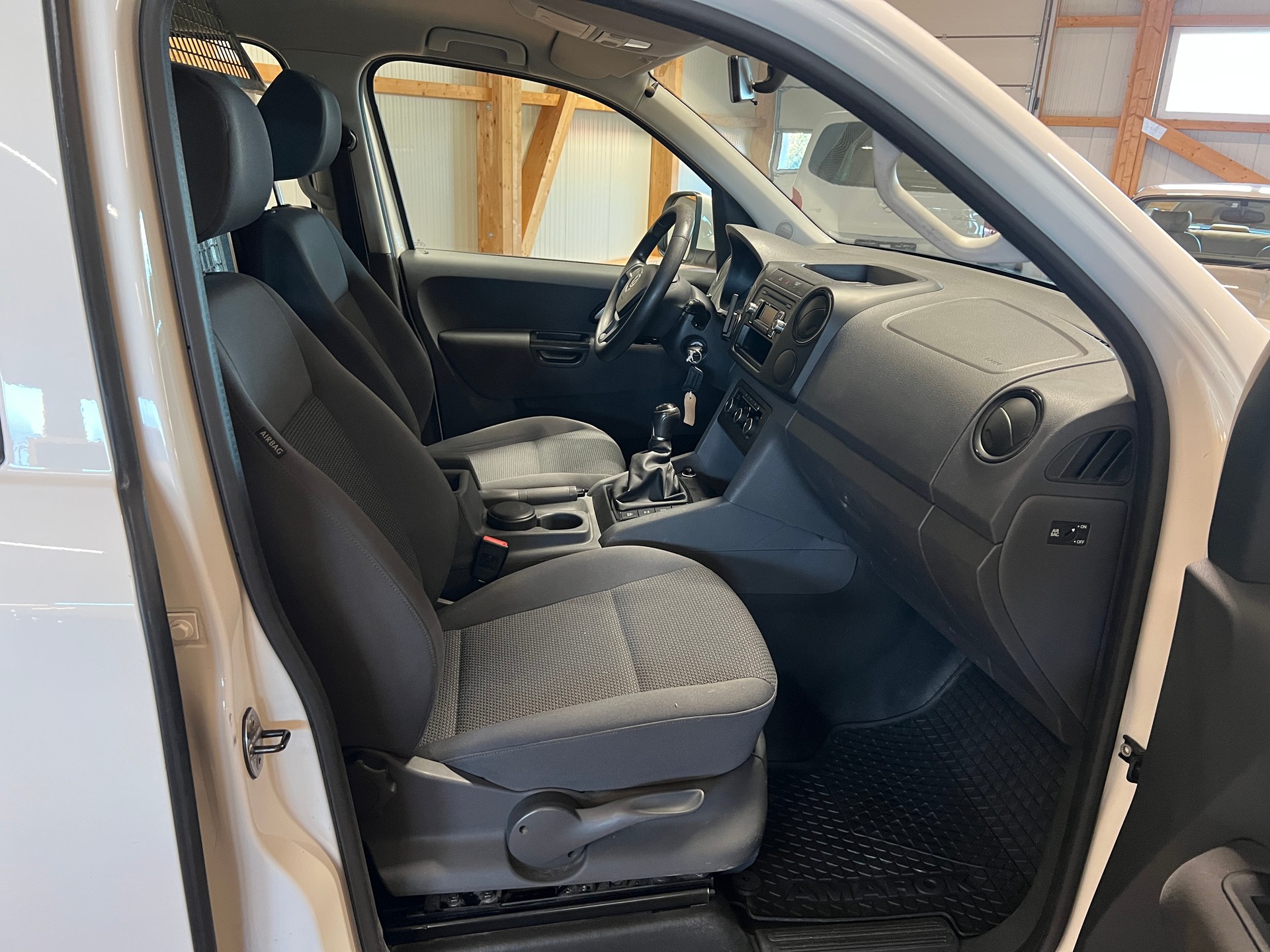 VW Amarok 2.0 BiTDI Trendline 4Motion-image-11