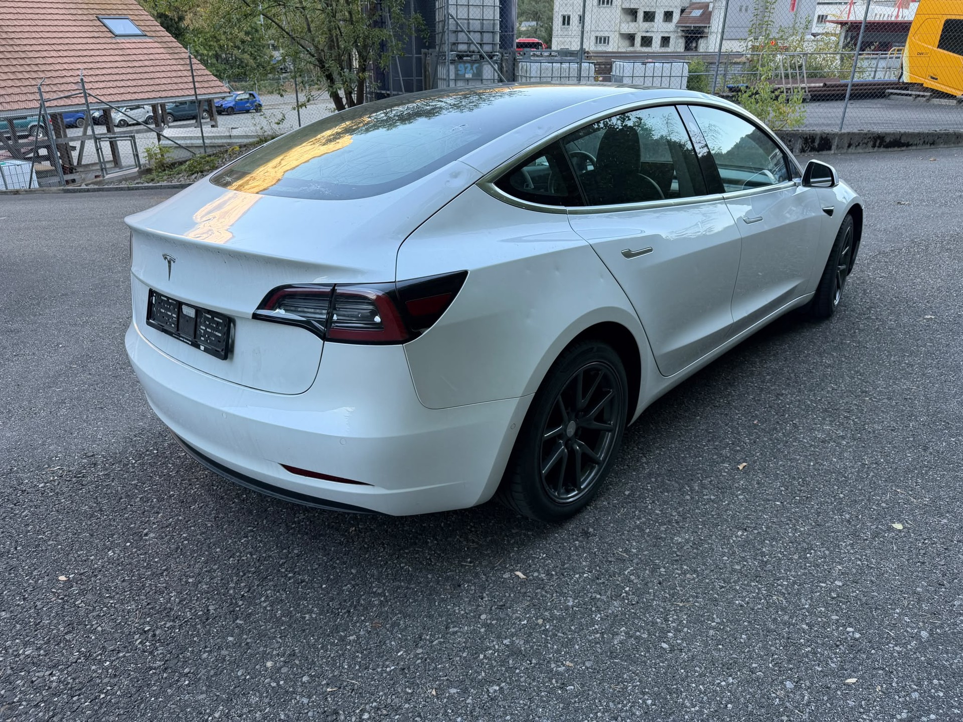 TESLA Model 3-image-3