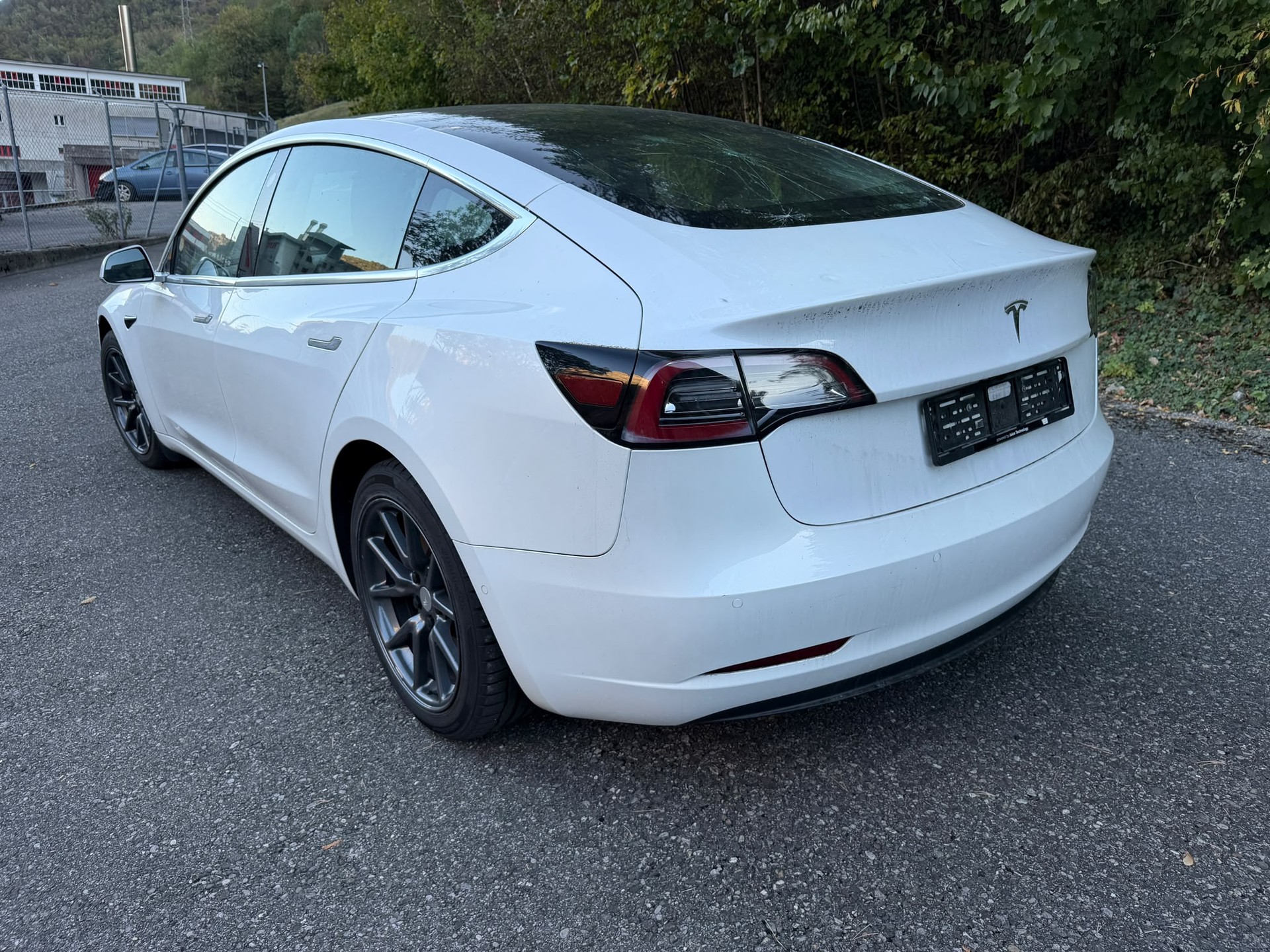 TESLA Model 3-image-1