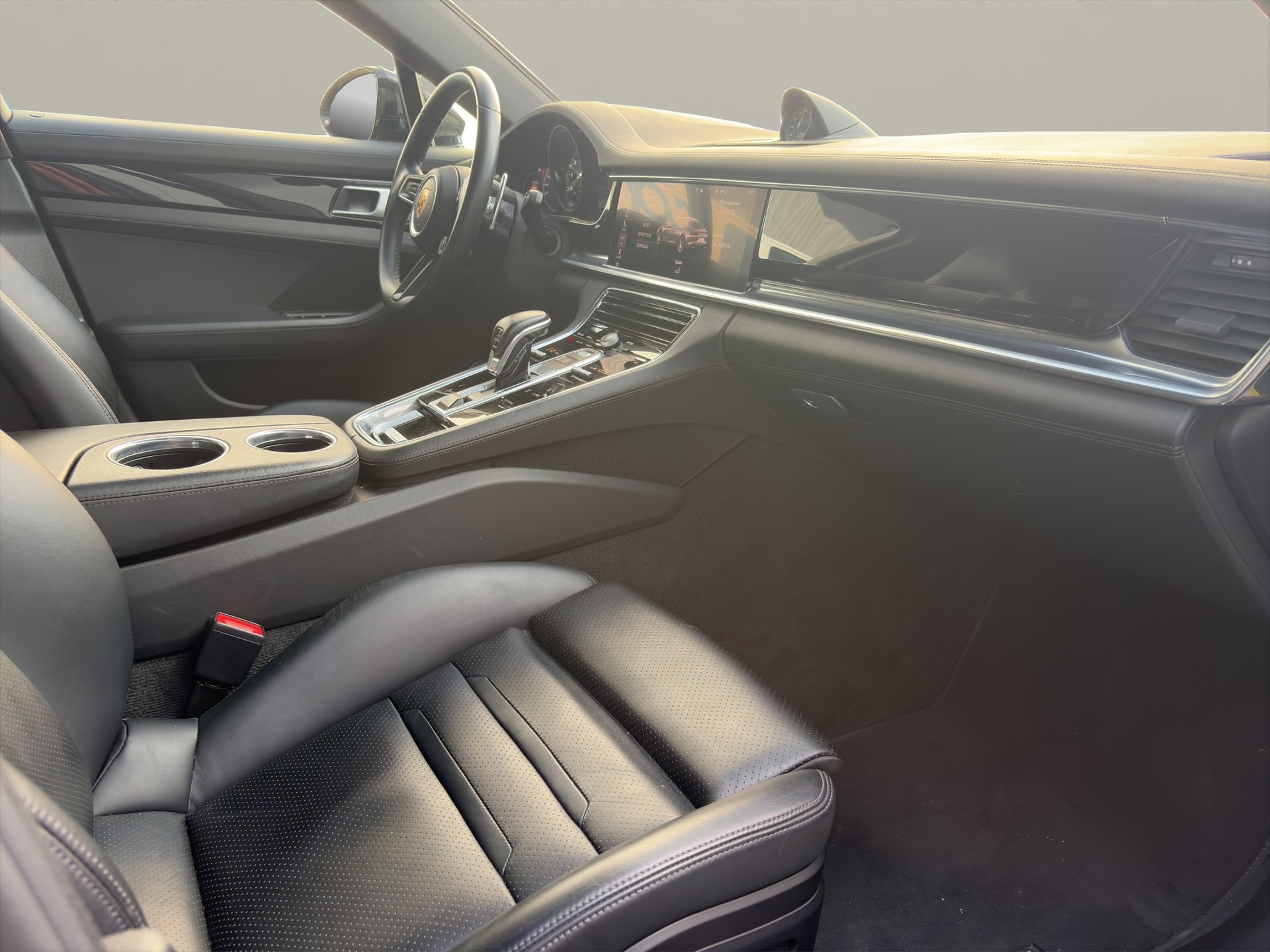 PORSCHE Panamera 4S E-Hybrid PDK-image-10
