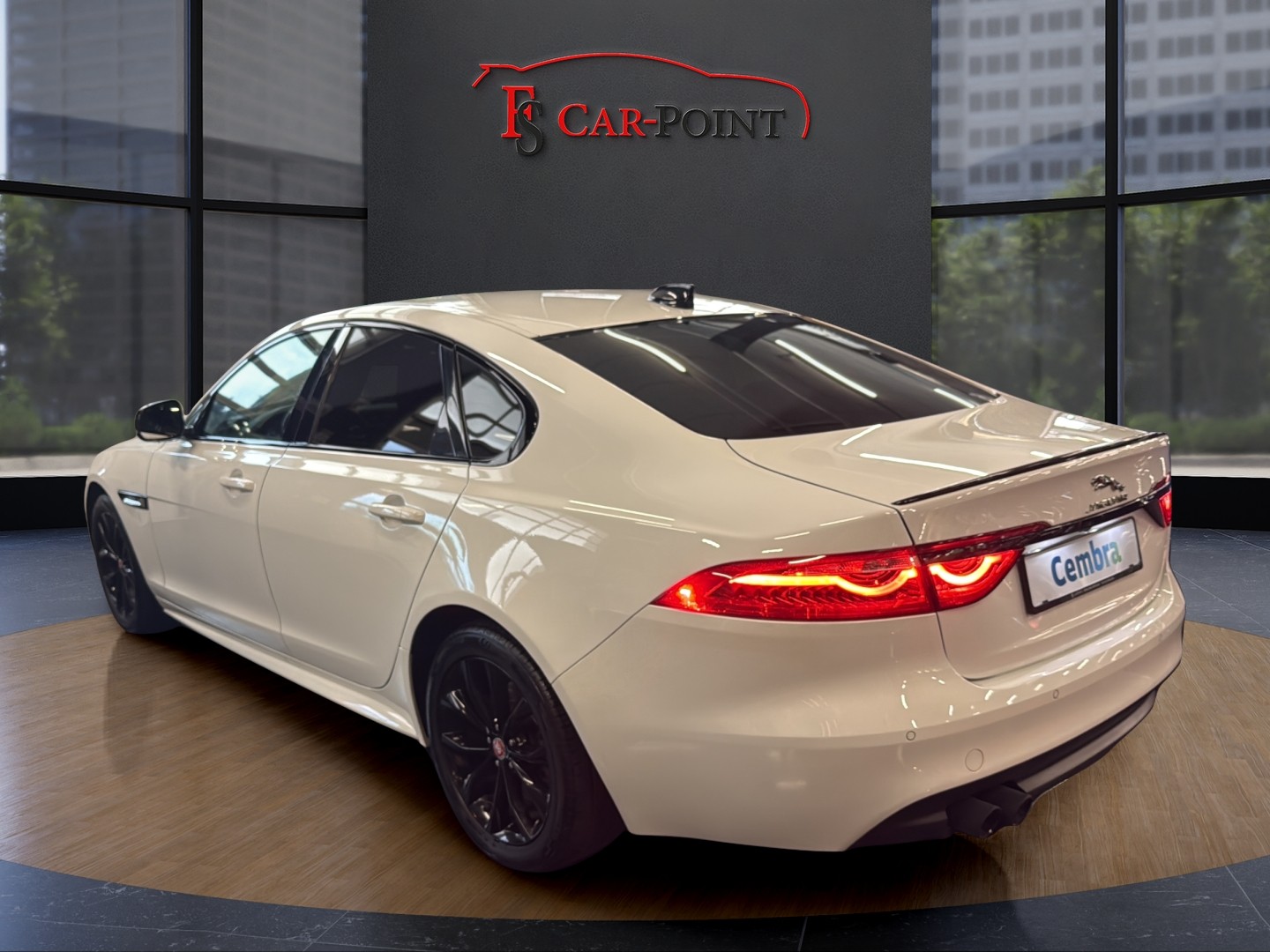 JAGUAR XF 20d R-Sport Automatic-image-2