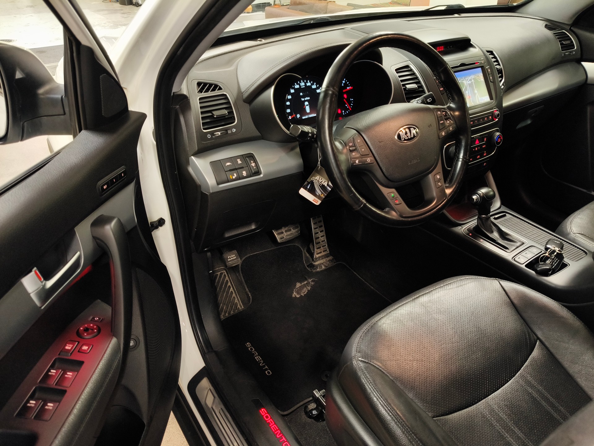 KIA Sorento 2.2 CRDI Style Automatic-image-14