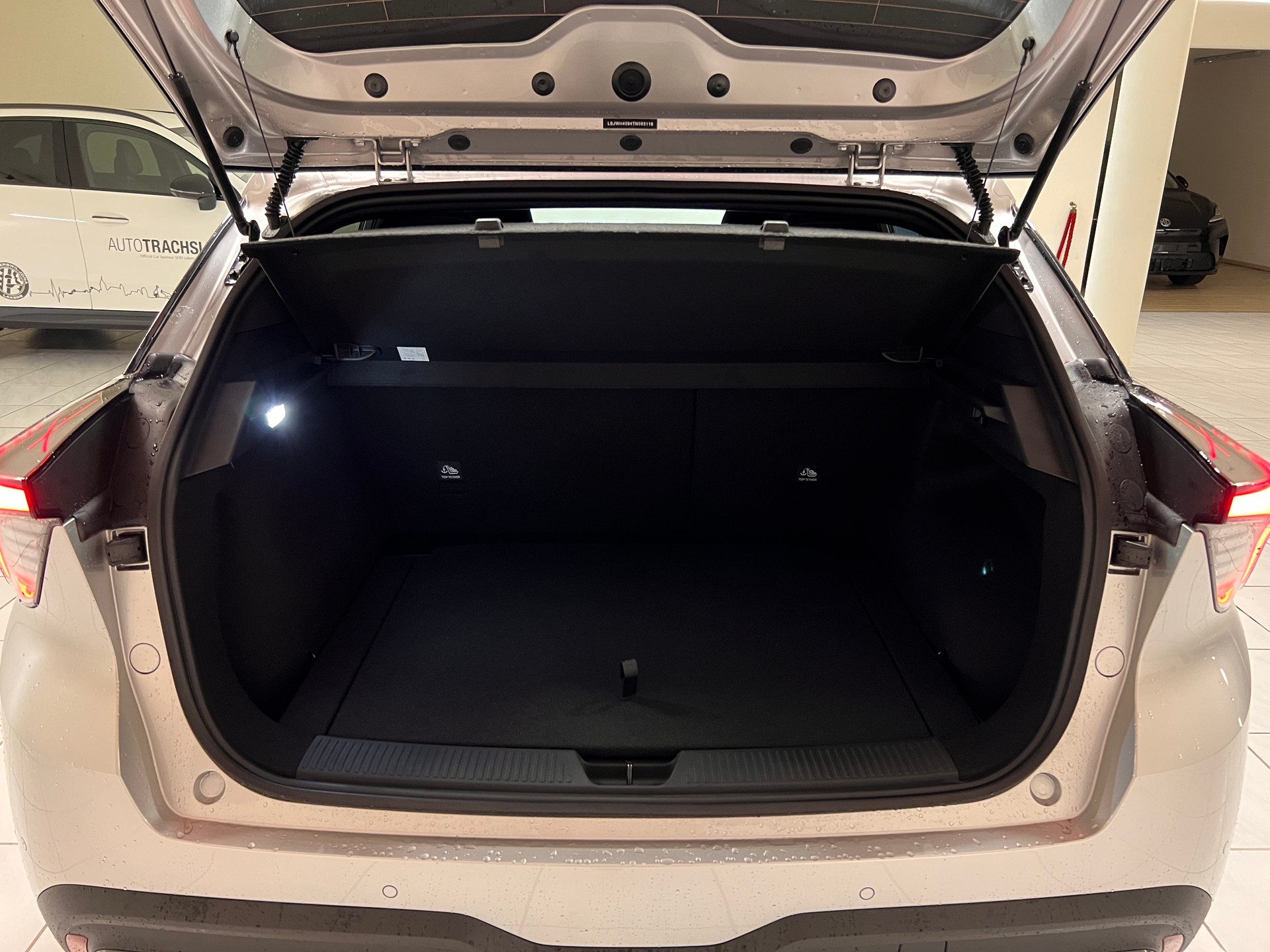 MG 4 EV 64kWh Xpower AWD-image-6