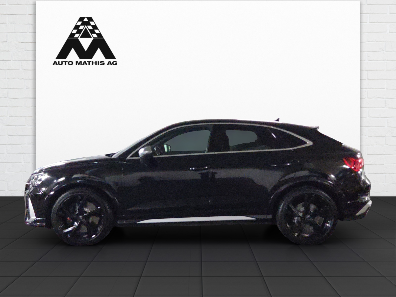 AUDI RS Q3 Sportback quattro S tronic-image-2