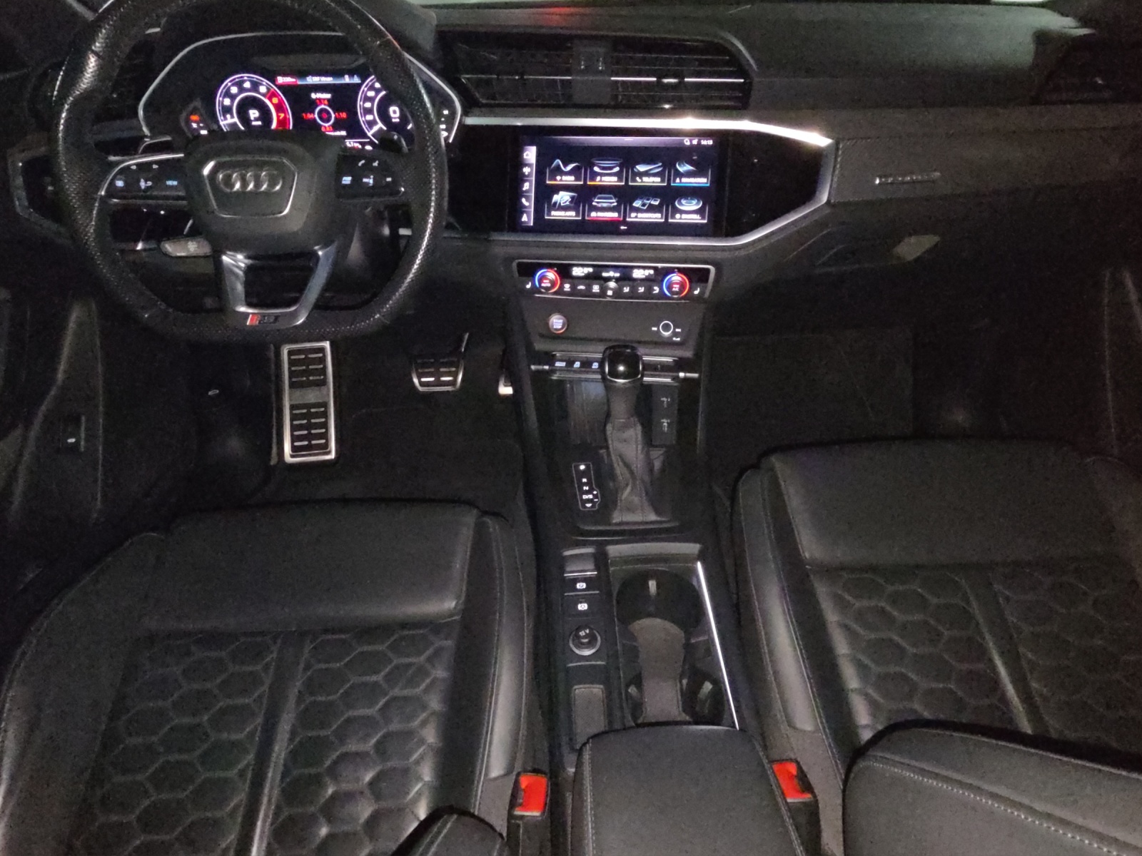 AUDI RS Q3 Sportback quattro S tronic-image-6
