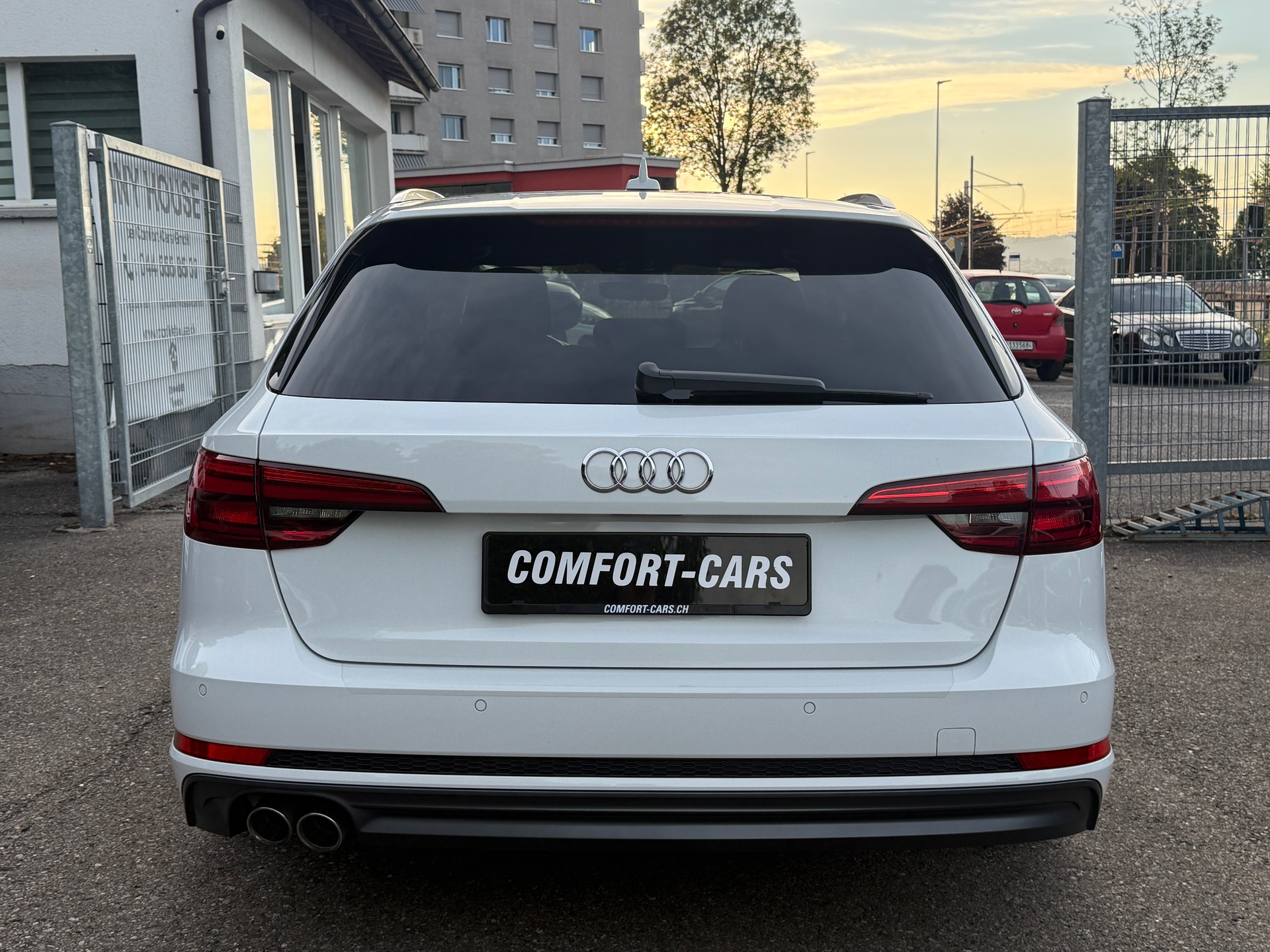AUDI A4 Avant 2.0 TDI Sport S-tronic *KW Gewindefahrwerk*20"Räder*S-Line-image-7
