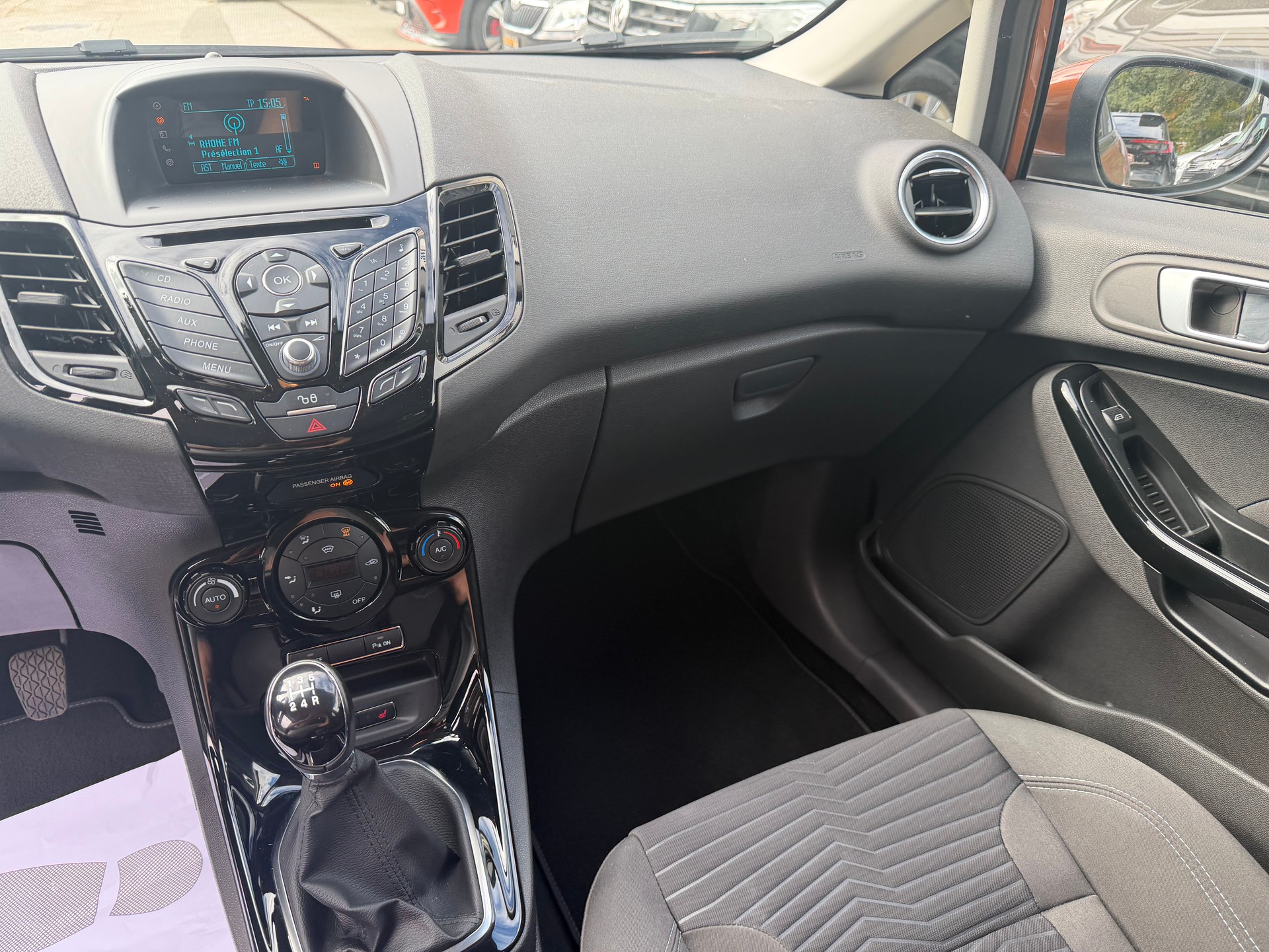 FORD Fiesta 1.0 SCTi Titanium-image-9