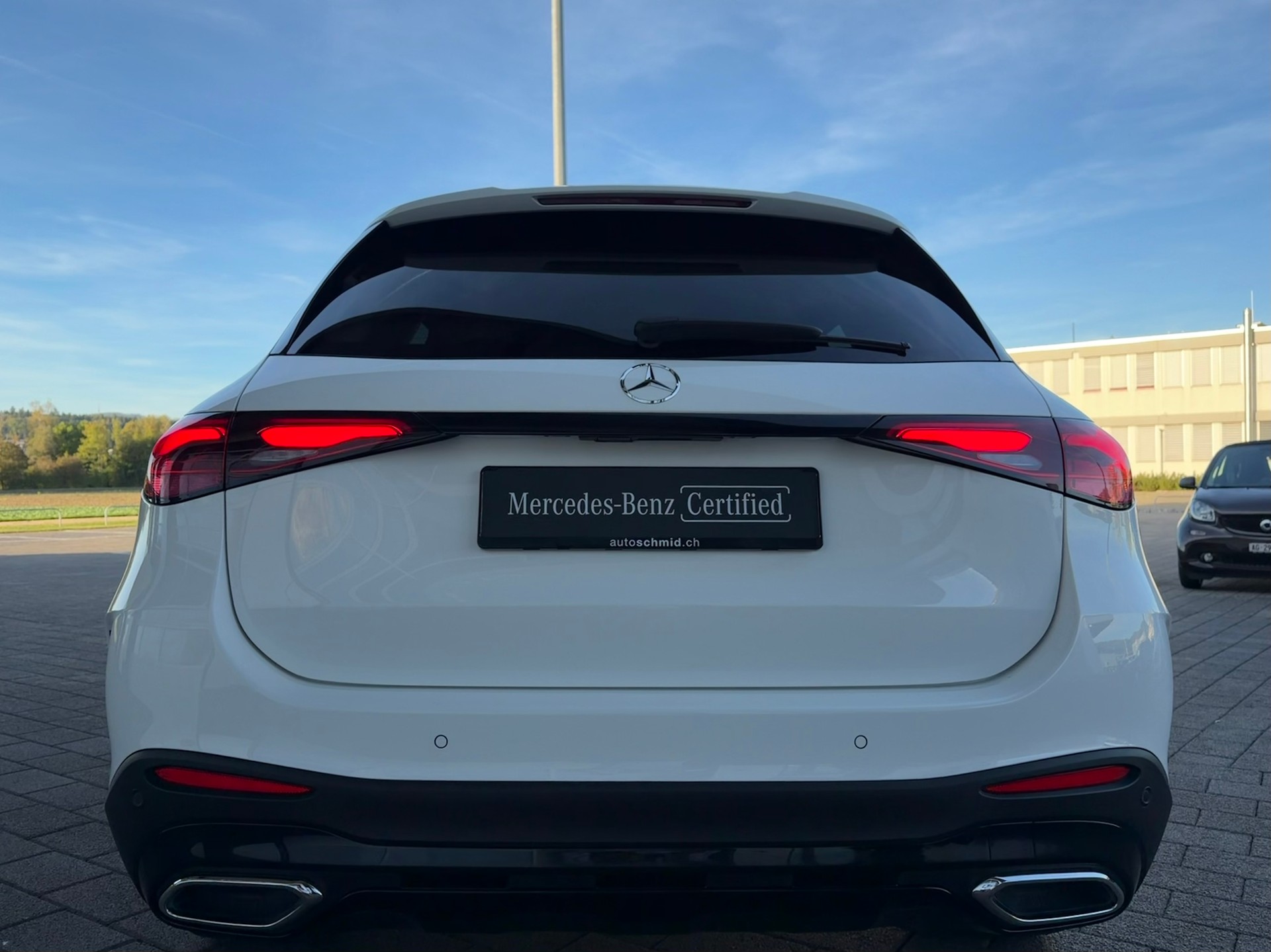 MERCEDES-BENZ GLC 220 d AMG Line 4Matic 9G-Tronic-image-2