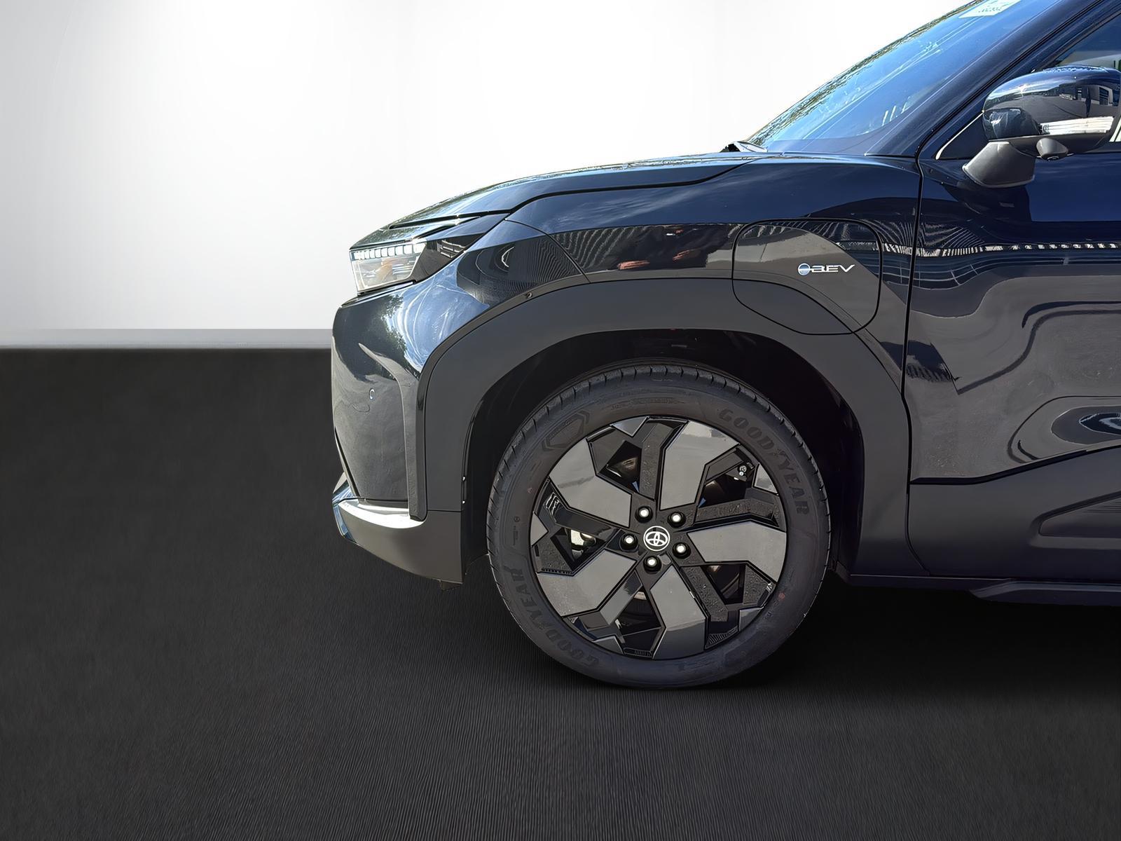 TOYOTA Urban Cruiser Premium AWD-image-3