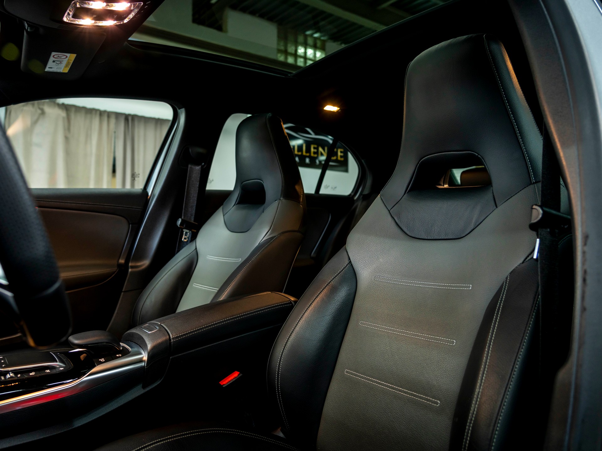MERCEDES-BENZ A 35 AMG 4Matic Speedshift-image-15
