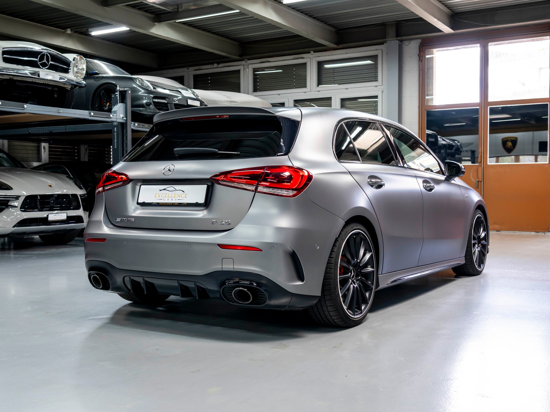 MERCEDES-BENZ A 35 AMG 4Matic Speedshift-image-5