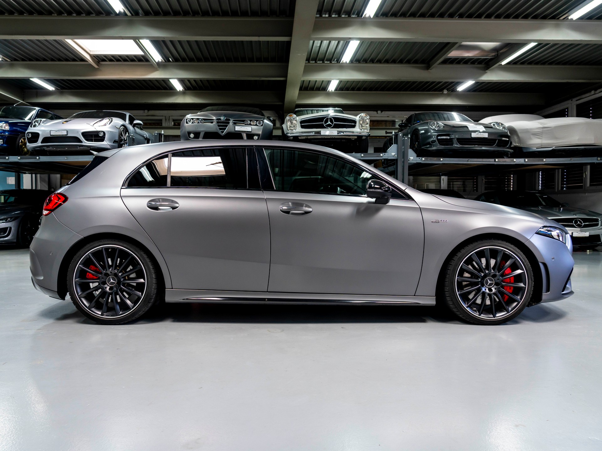 MERCEDES-BENZ A 35 AMG 4Matic Speedshift-image-4