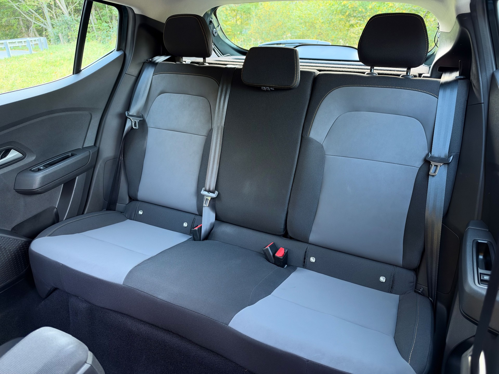 DACIA 1.0 TCe 110 Stepway Extreme+-image-2