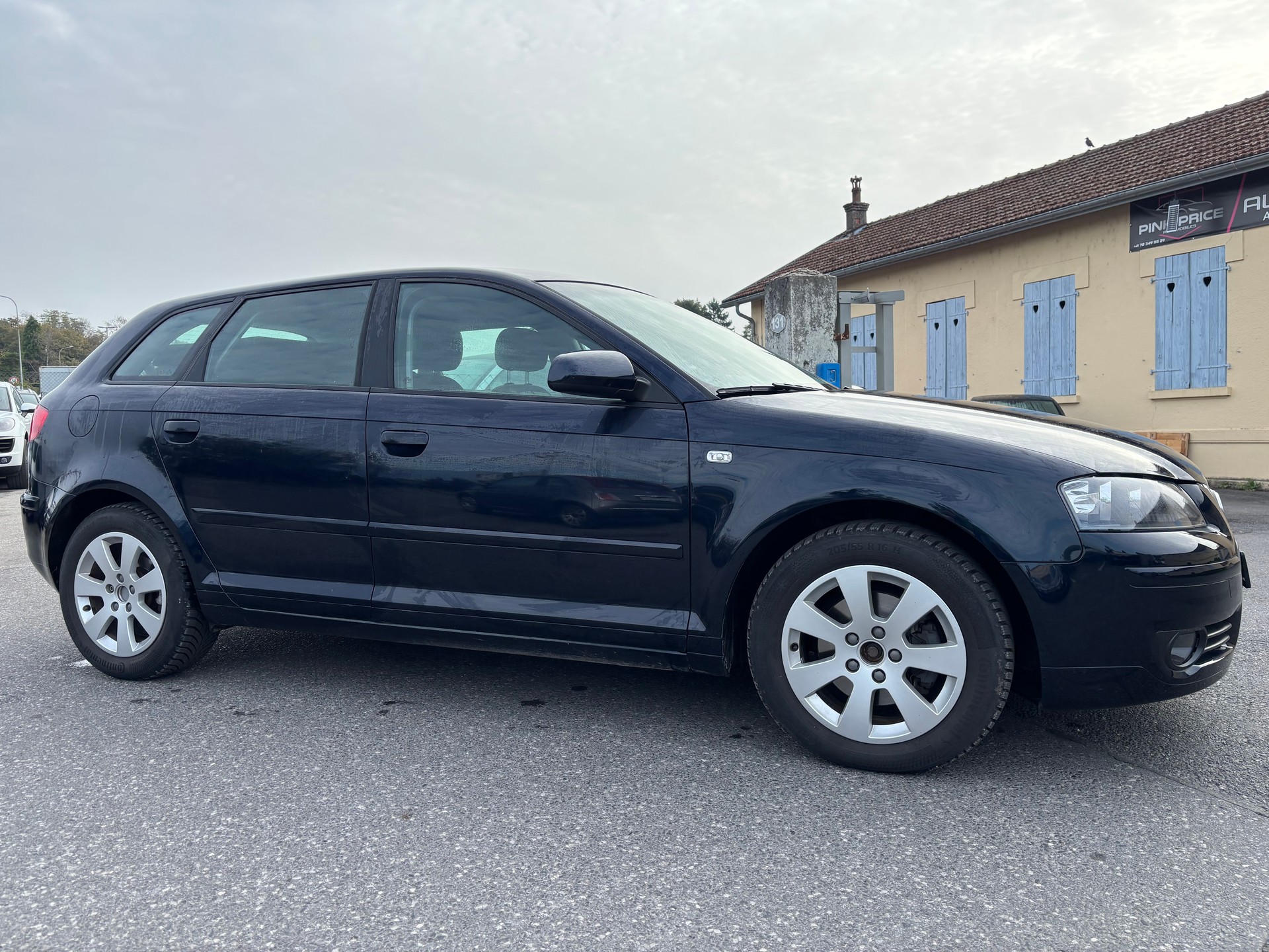 AUDI A3 Sportback 1.8 Turbo FSI Ambition-image-2
