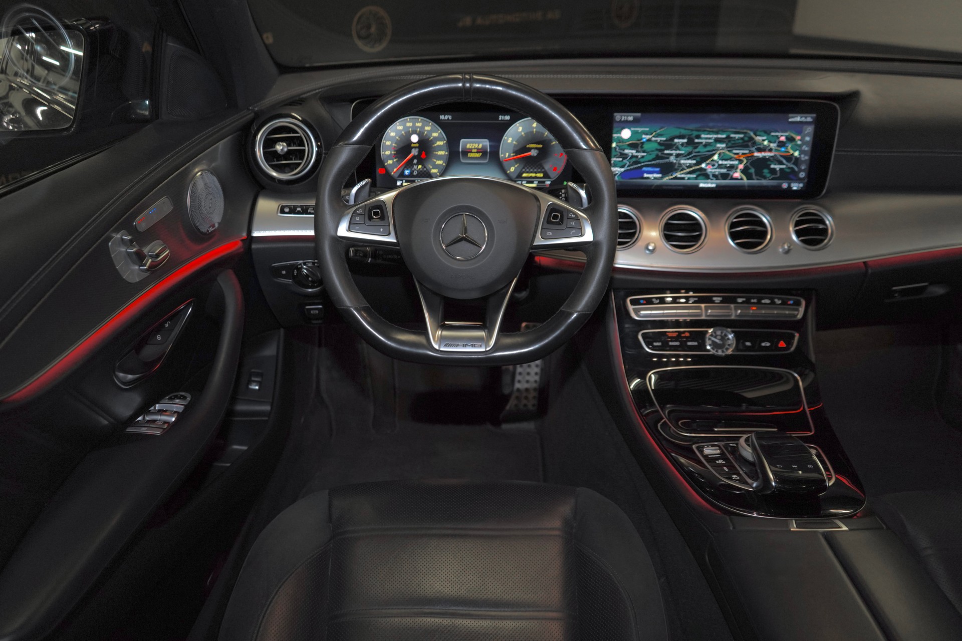 MERCEDES-BENZ E 43 AMG 4 Matic 9G-Tronic-showroom-element-2