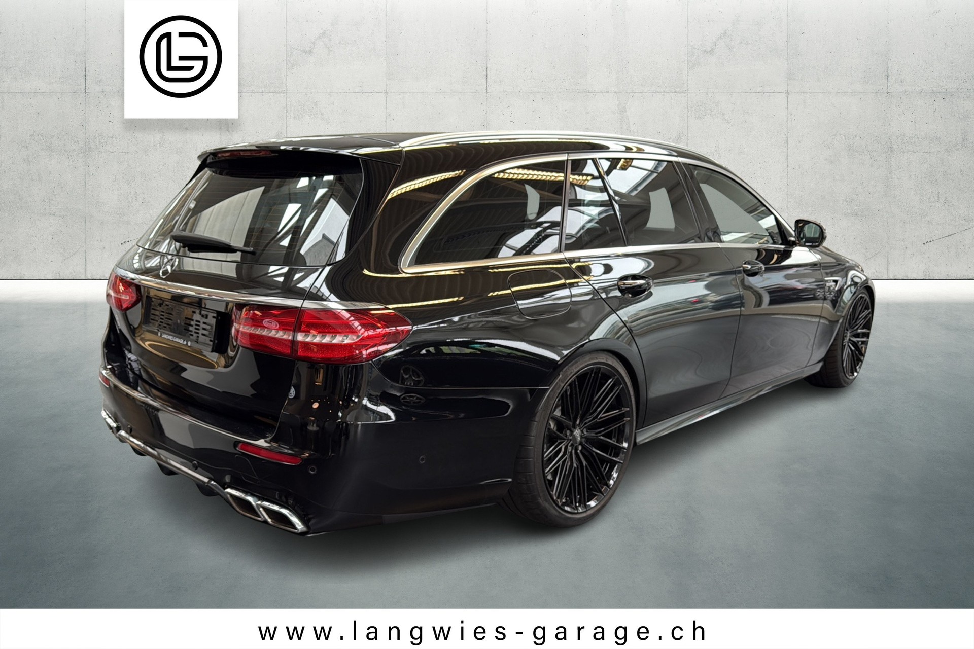 MERCEDES-BENZ E 63 AMG 4 Matic 9G-Tronic-showroom-element-3