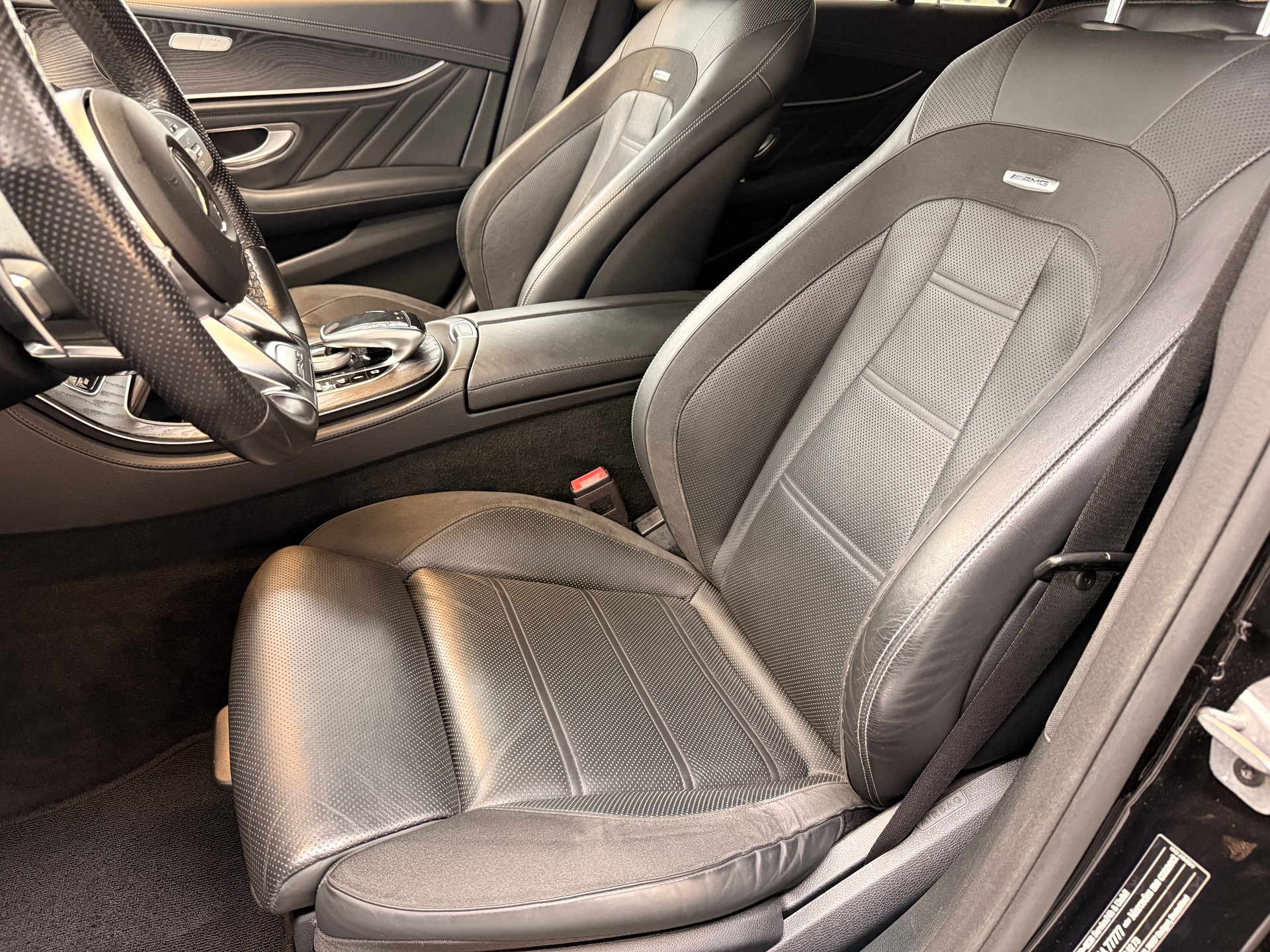 MERCEDES-BENZ E 63 AMG 4 Matic 9G-Tronic-image-6