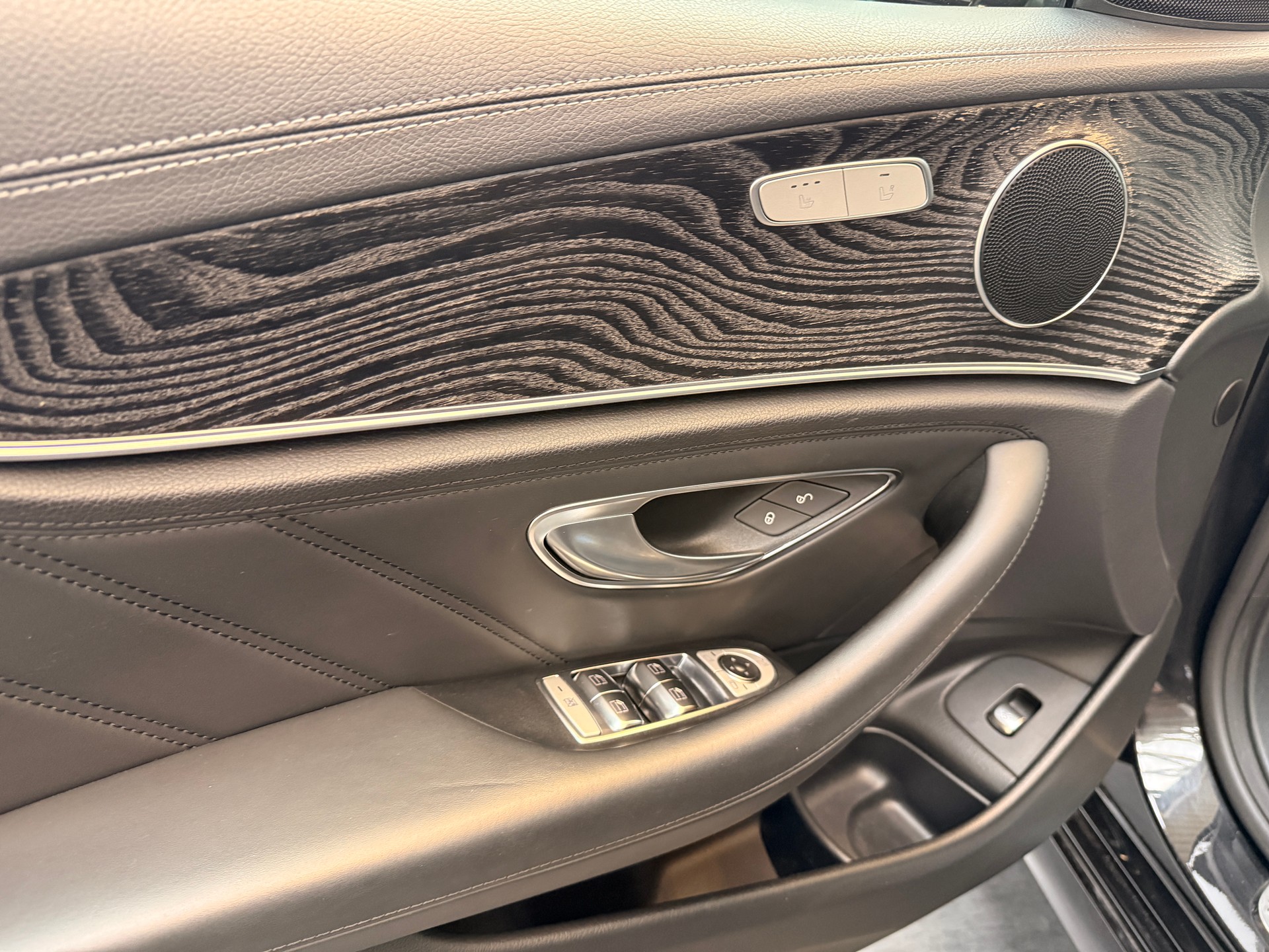 MERCEDES-BENZ E 63 AMG 4 Matic 9G-Tronic-image-7