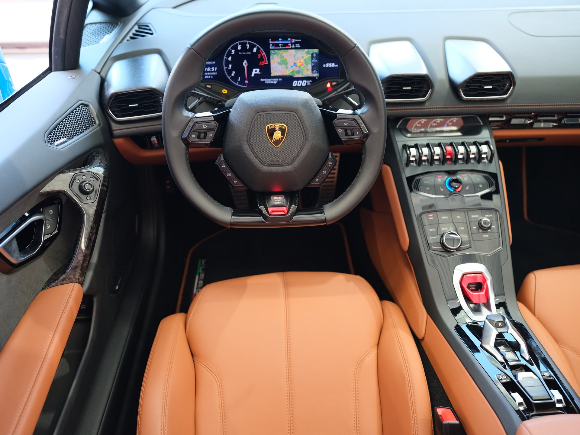 LAMBORGHINI Huracan LP610-4 Spyder DCT *Forged Carbon*Sensonum*Sitzheizung*-image-10