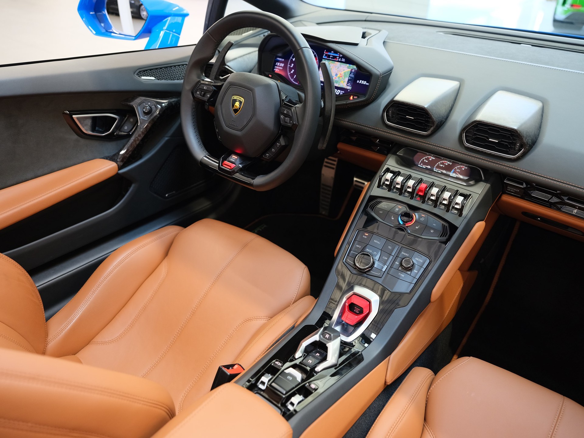 LAMBORGHINI Huracan LP610-4 Spyder DCT *Forged Carbon*Sensonum*Sitzheizung*-image-12