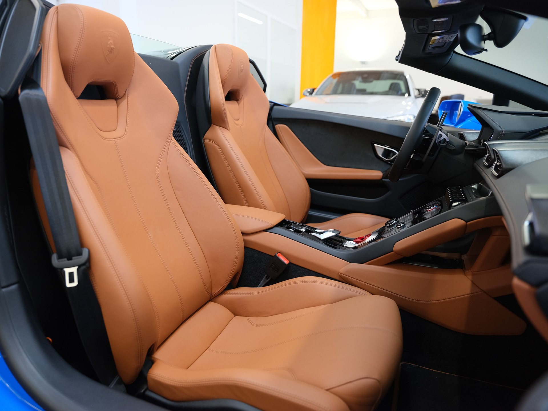 LAMBORGHINI Huracan LP610-4 Spyder DCT *Forged Carbon*Sensonum*Sitzheizung*-image-14