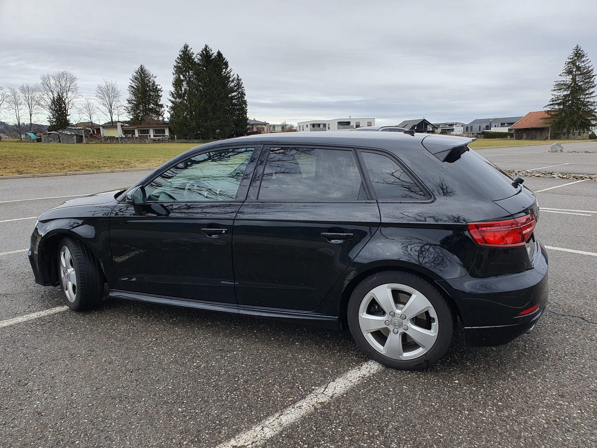 AUDI S3 Sportback 2.0 TFSI quattro-image-2