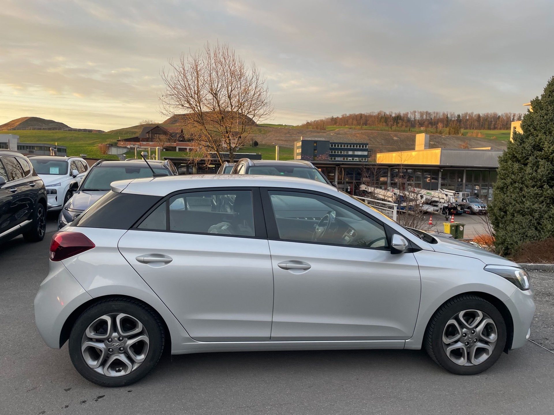 HYUNDAI i20 1.0 T-GDi Amplia DCT-image-3
