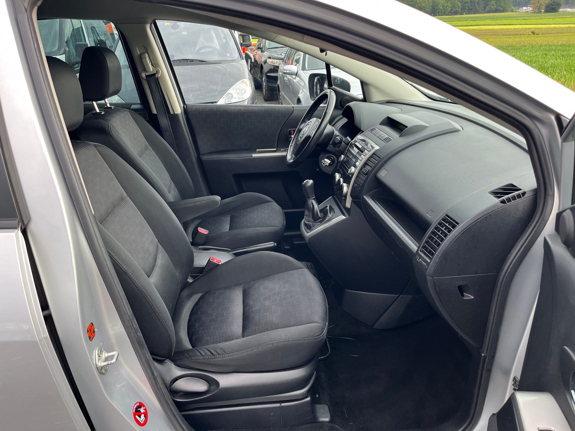 MAZDA 5 2.0 16V Confort-image-9