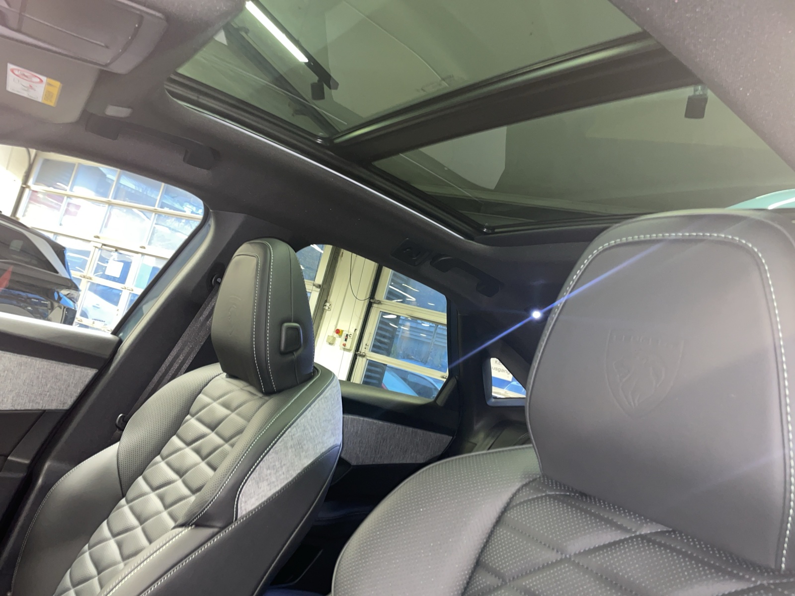 PEUGEOT 3008 NEW 73kWh GT-image-12