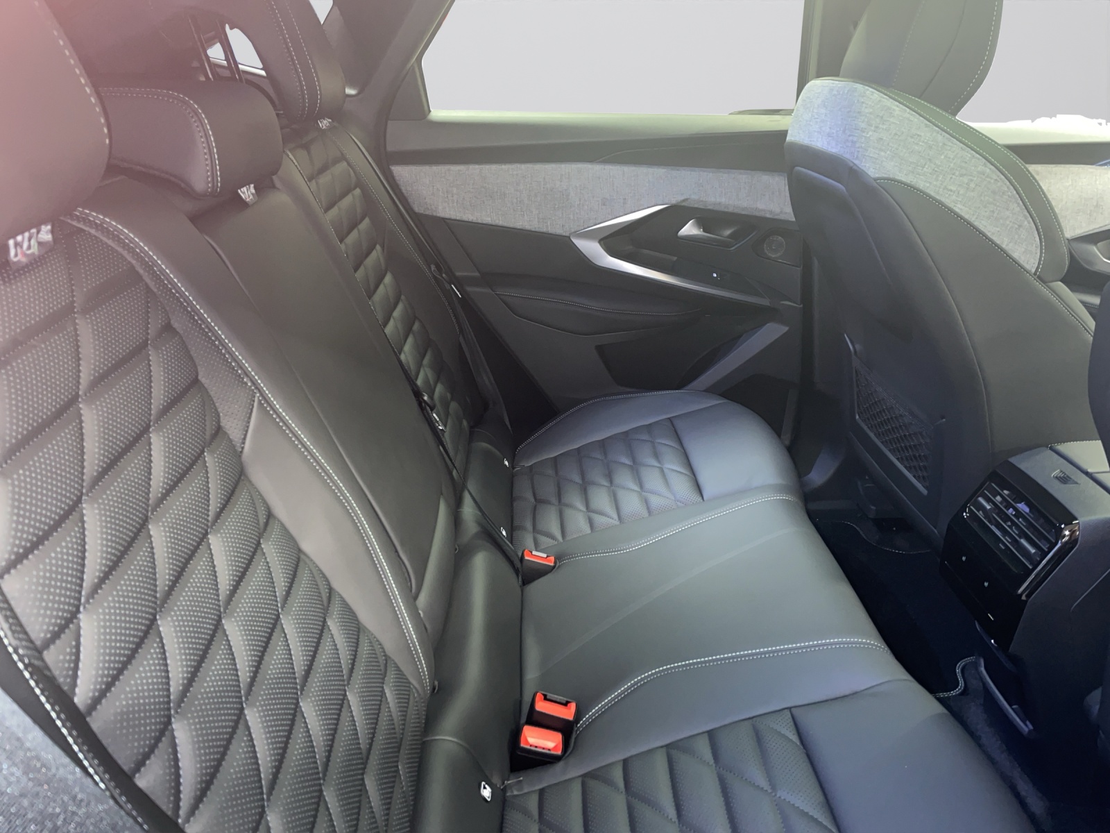 PEUGEOT 3008 NEW 73kWh GT-image-8