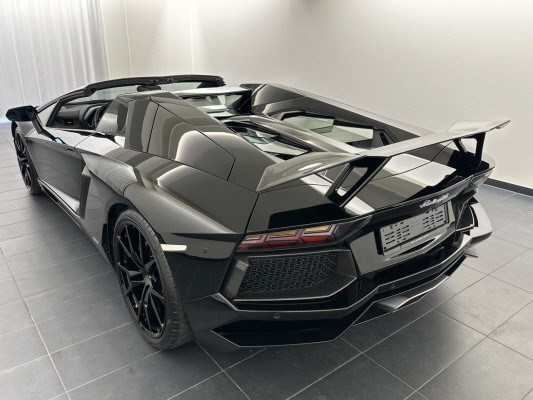 LAMBORGHINI Aventador LP700-4 Rds-showroom-element-1