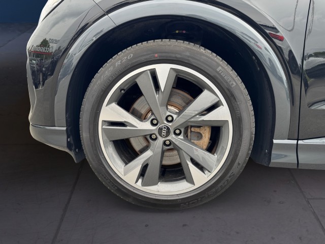 AUDI Q4 e-tron 50 quattro-image-8