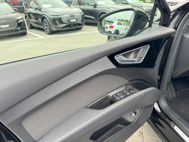 AUDI Q4 e-tron 50 quattro-image-10