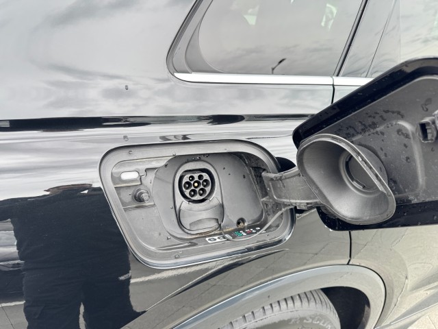 AUDI Q4 e-tron 50 quattro-image-21