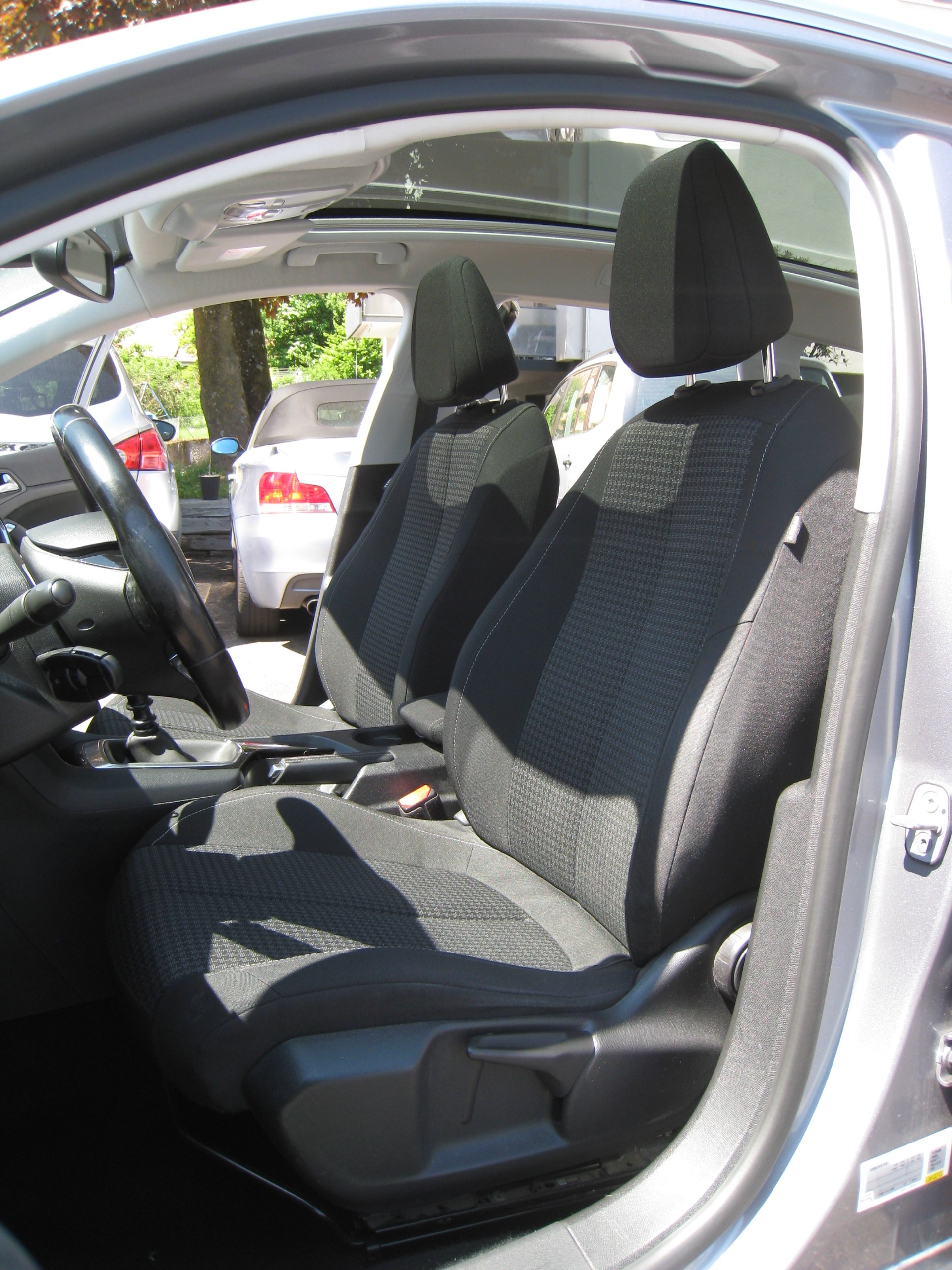 PEUGEOT 308 SW 1.2 THP Style-image-11