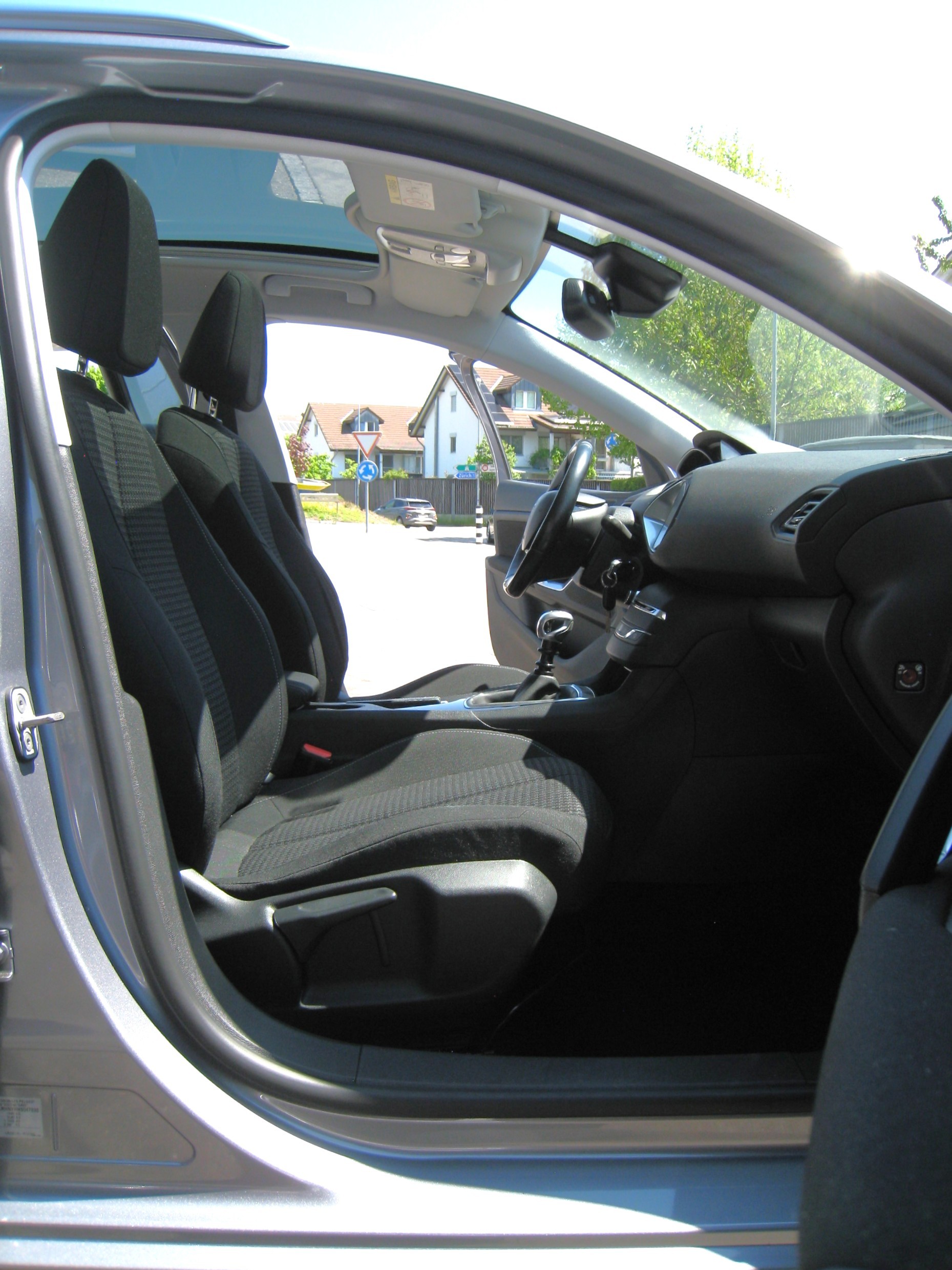 PEUGEOT 308 SW 1.2 THP Style-image-10