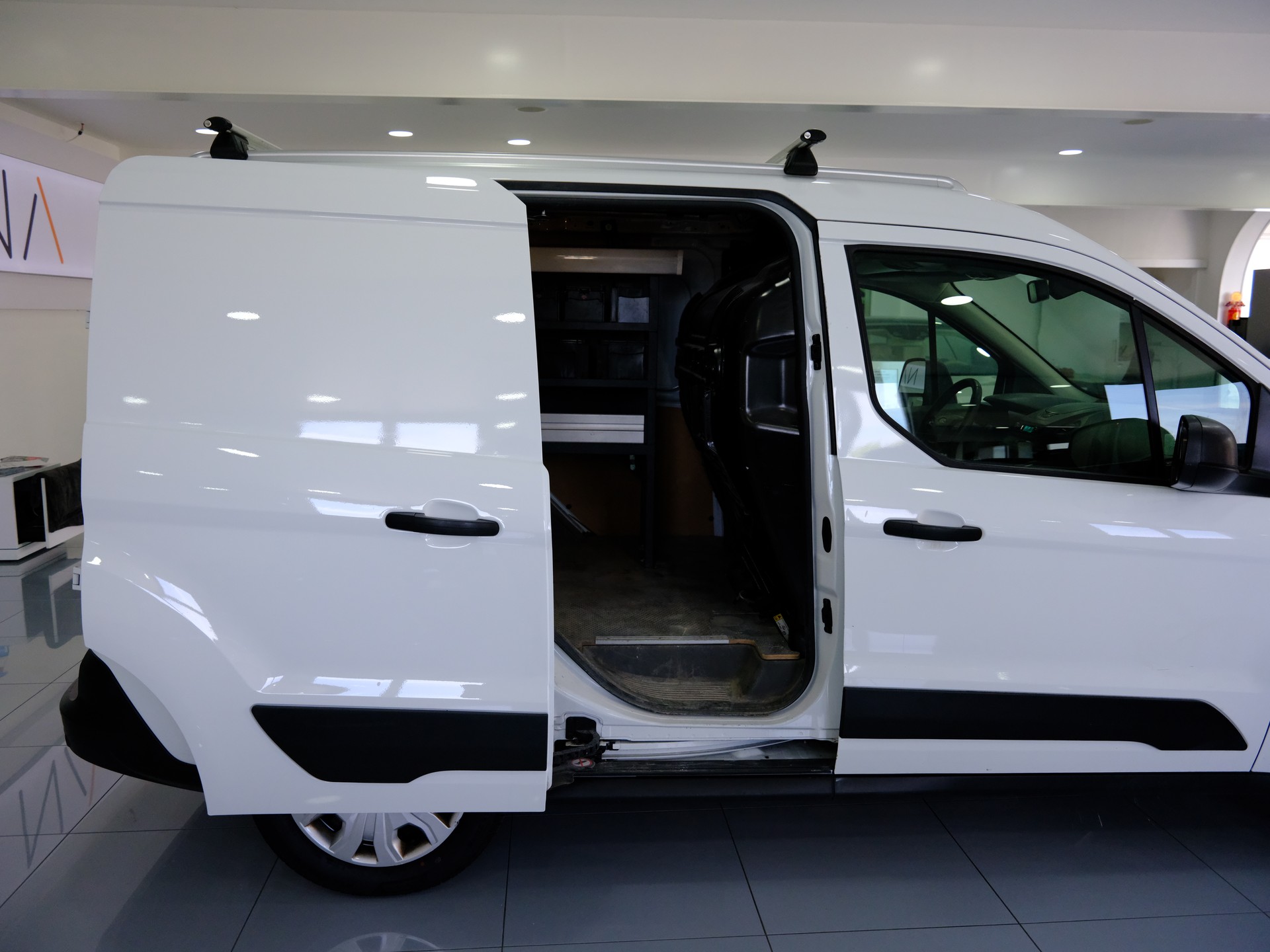 FORD Transit Connect Van T200 1.0 EcoBoost Trend-image-15