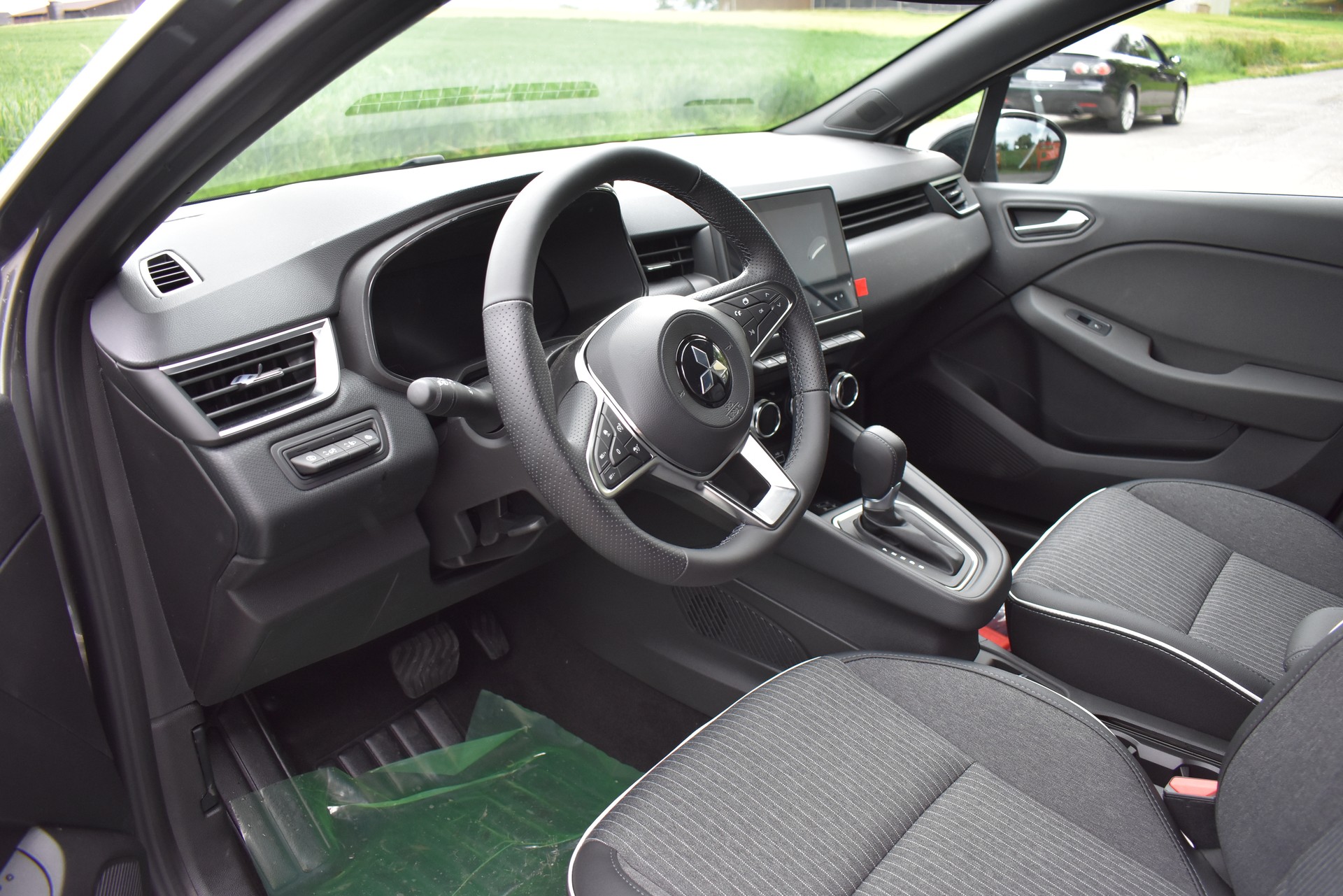 MITSUBISHI COLT 1.6 HEV Intense-image-12