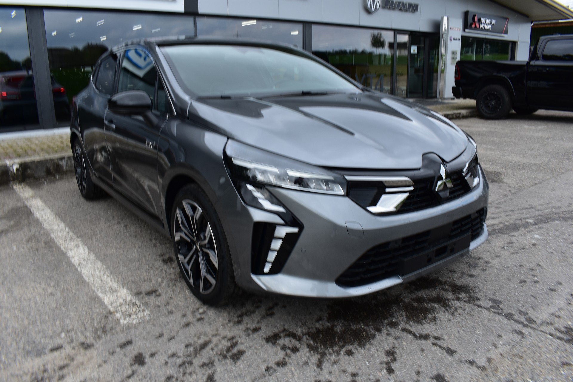 MITSUBISHI COLT 1.6 HEV Intense-image-1