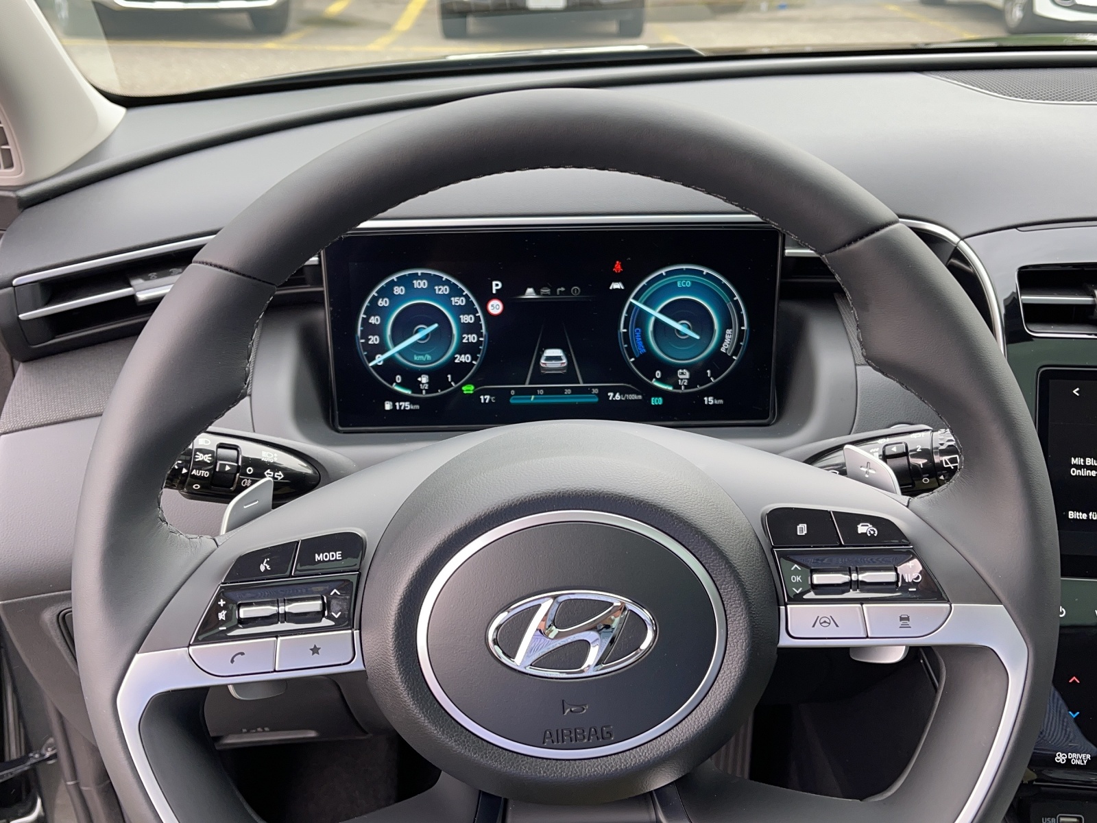 HYUNDAI Tucson 1.6 PHEV Vert. 4WD-image-9