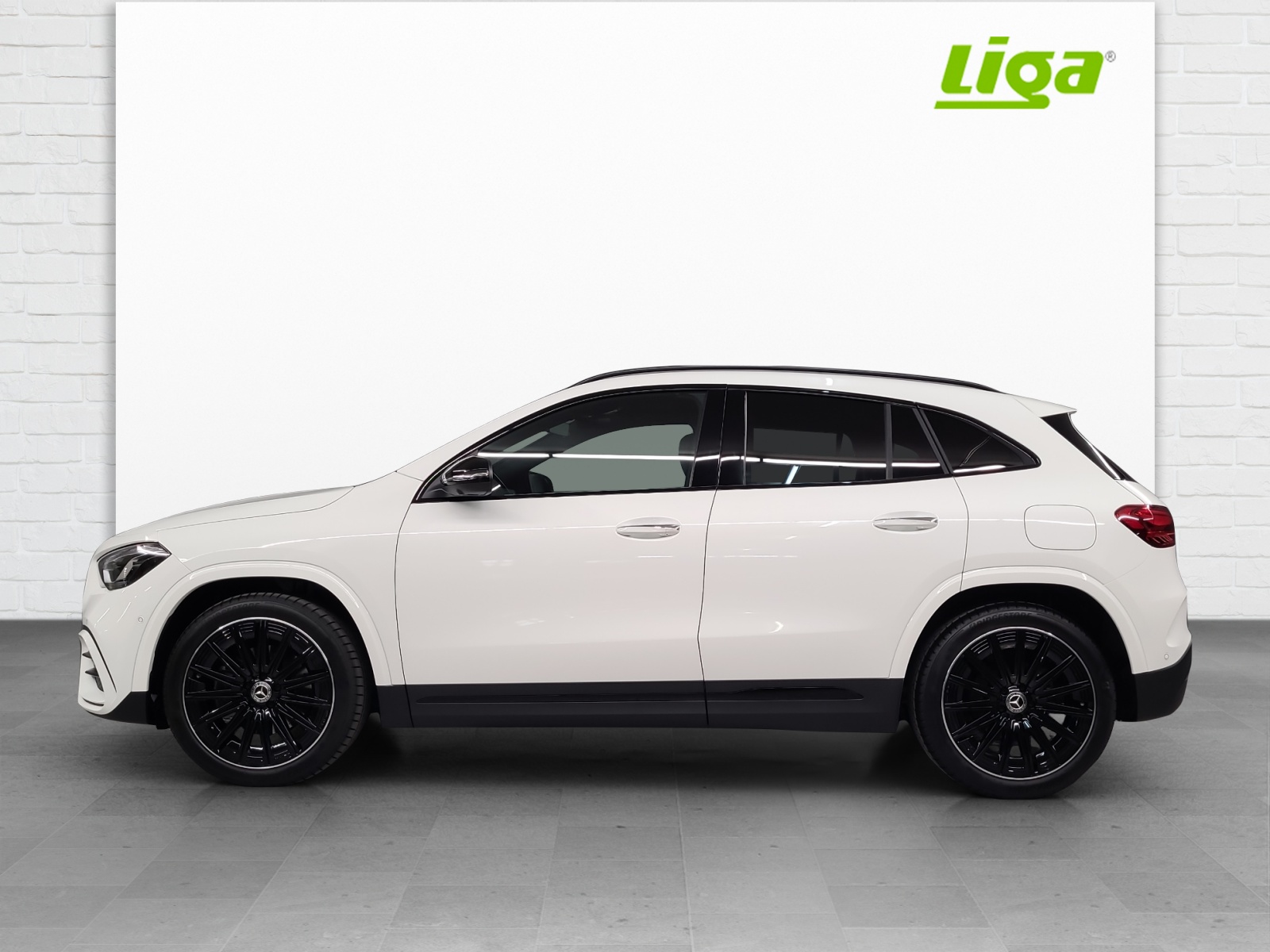 MERCEDES-BENZ GLA 200 Night Star-image-0