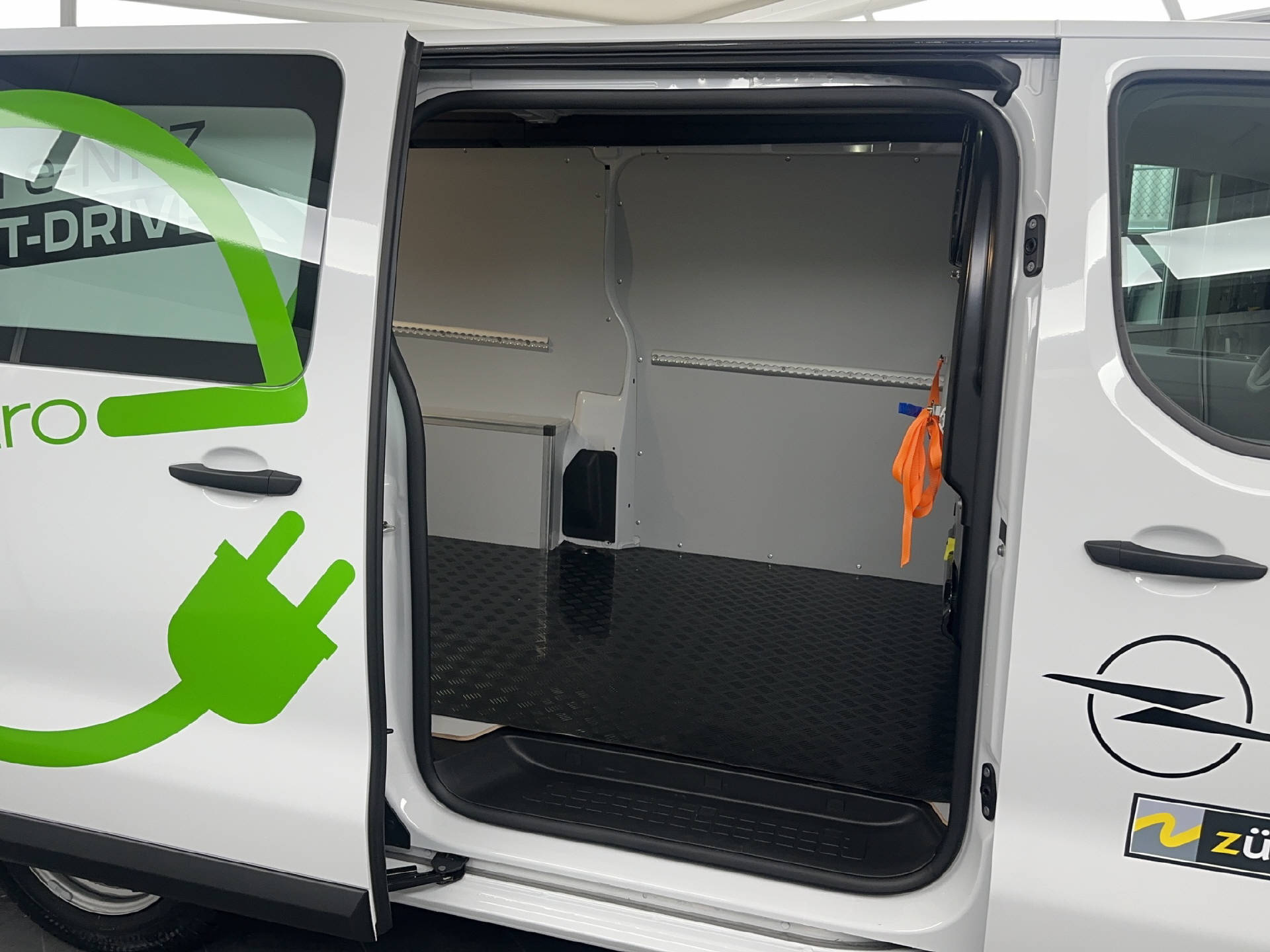 OPEL Vivaro-e Cargo XL 75kWh "Enjoy" 2.7 t L-image-9