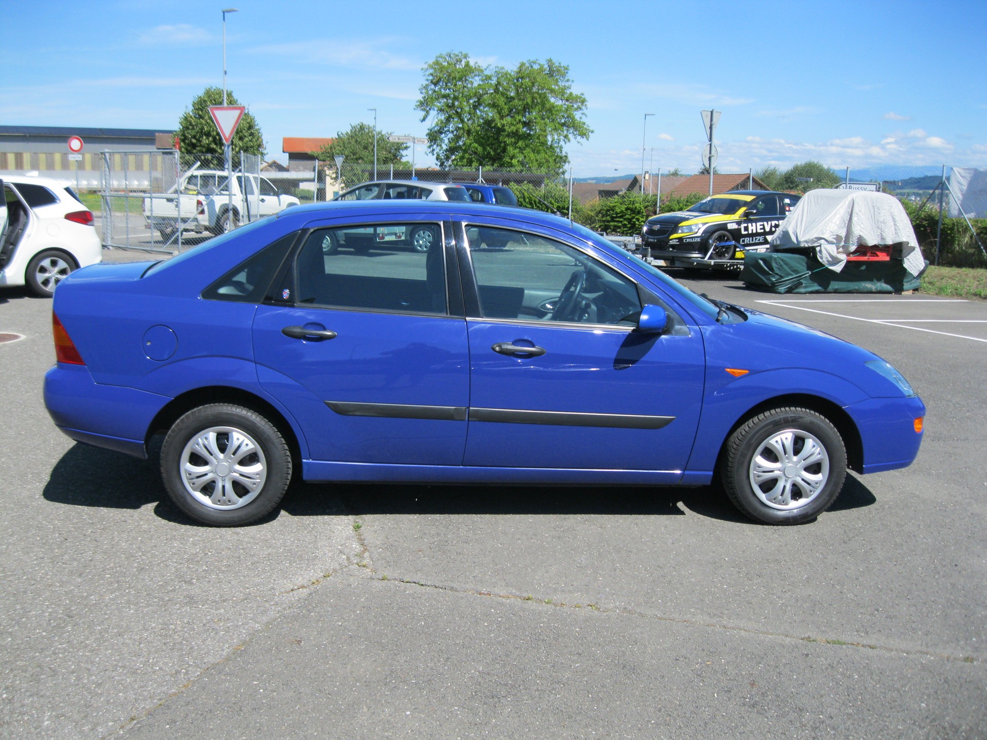 FORD Focus 1.6i 16V Ghia-image-2