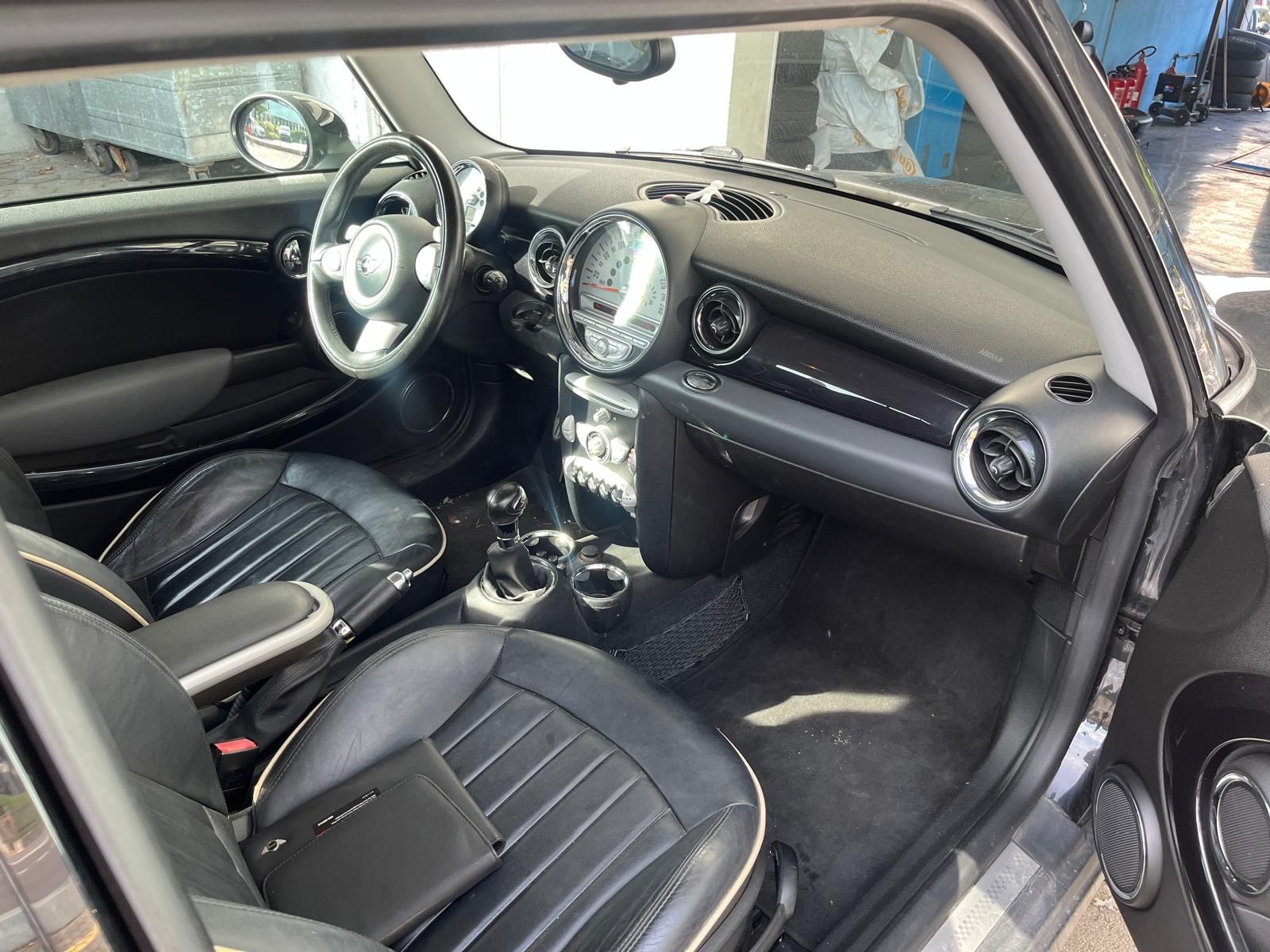 MINI Cooper S Steptronic-image-4