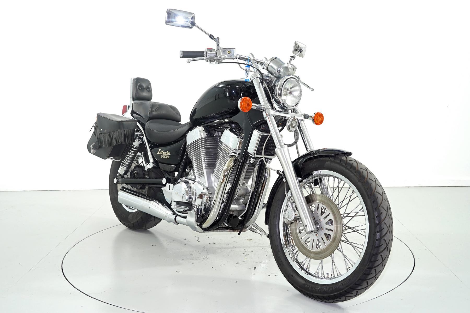SUZUKI VS 1400 GLP Intruder-showroom-element-1