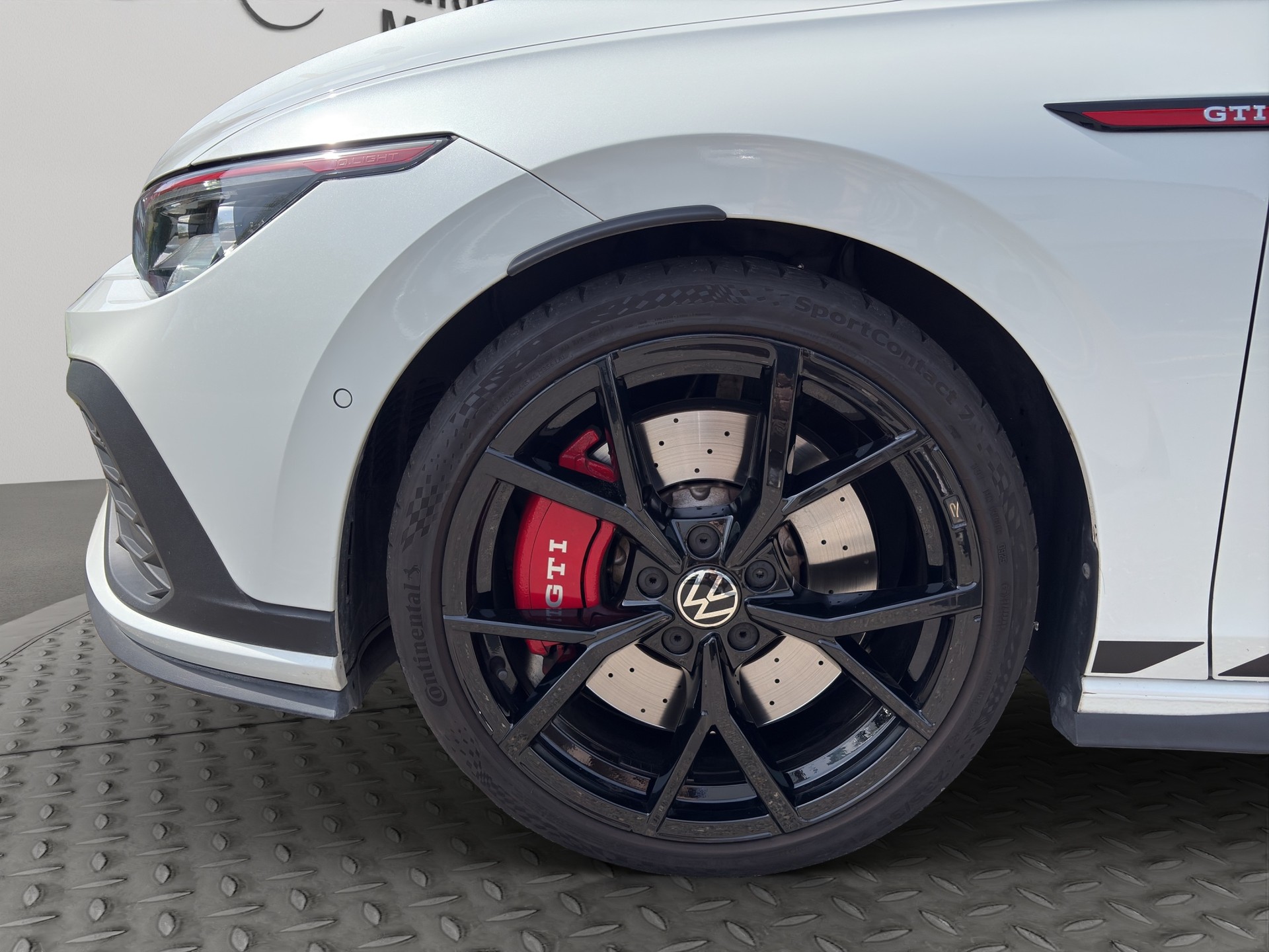 VW Golf 2.0 TSI GTI Clubsport 45 DSG-image-8
