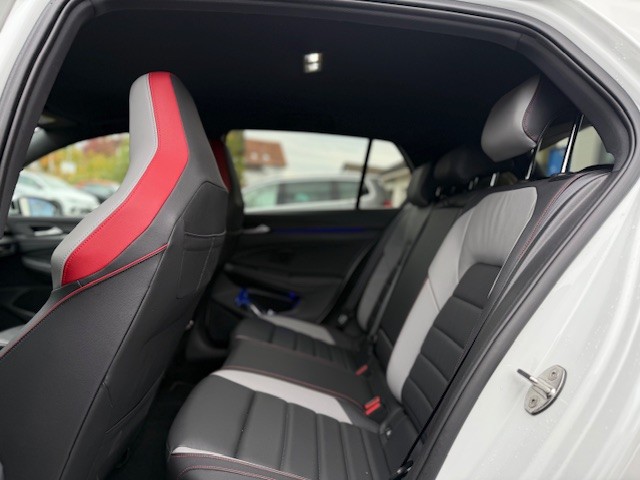 VW Golf 2.0 TSI GTI Clubsport 45 DSG-image-3